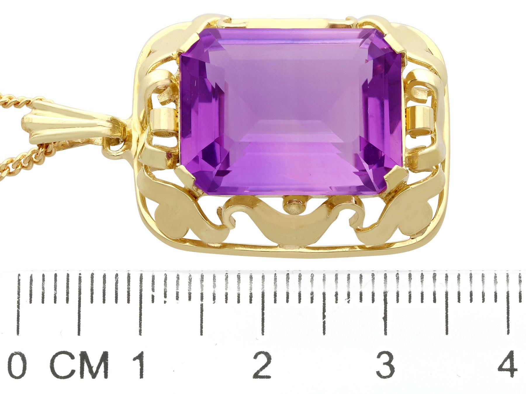 Vintage 1950s 15.41 Carat Amethyst and Yellow Gold Pendant For Sale 1
