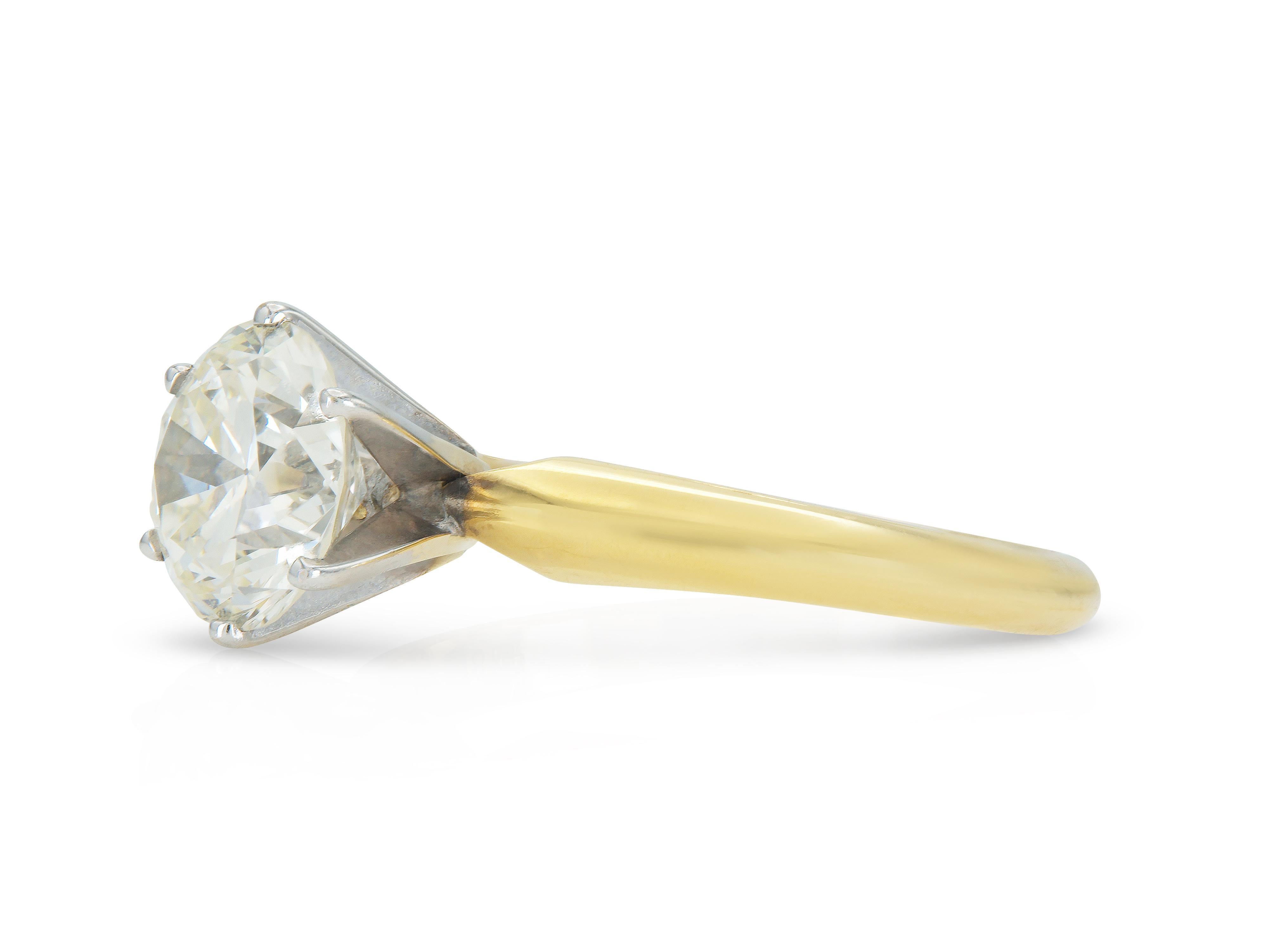 Finamente elaborada en oro amarillo de 18 quilates, con un diamante central de talla europea antigua de 1,77 quilates, color K-L y claridad VS1-VS2.
Alrededor de 1950
Talla 6, redimensionable