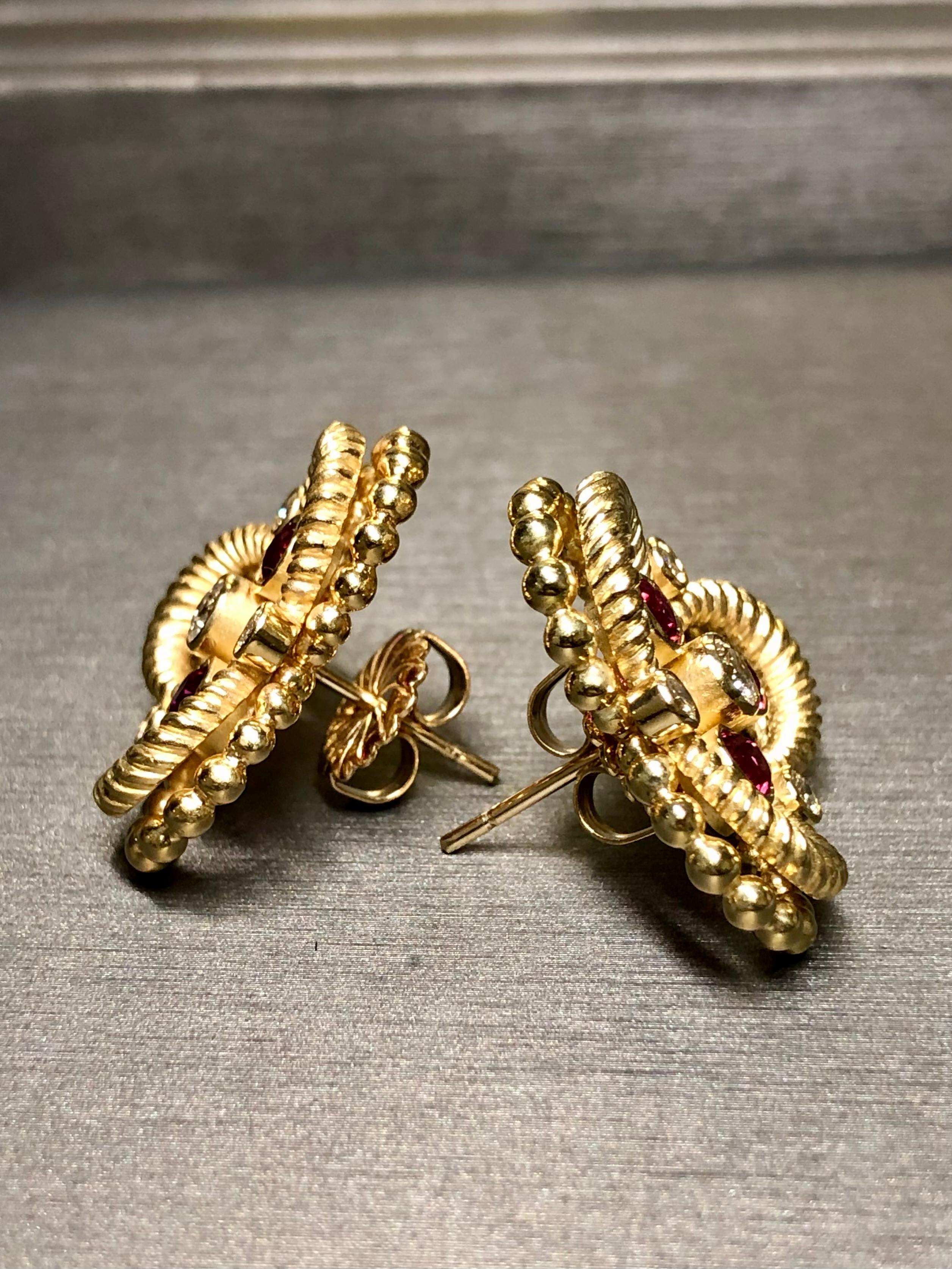 Vintage 1950's 18K Ruby Diamond Beaded Rope Large Clover Ohrringe 2,90cttw F Vs (Rundschliff) im Angebot