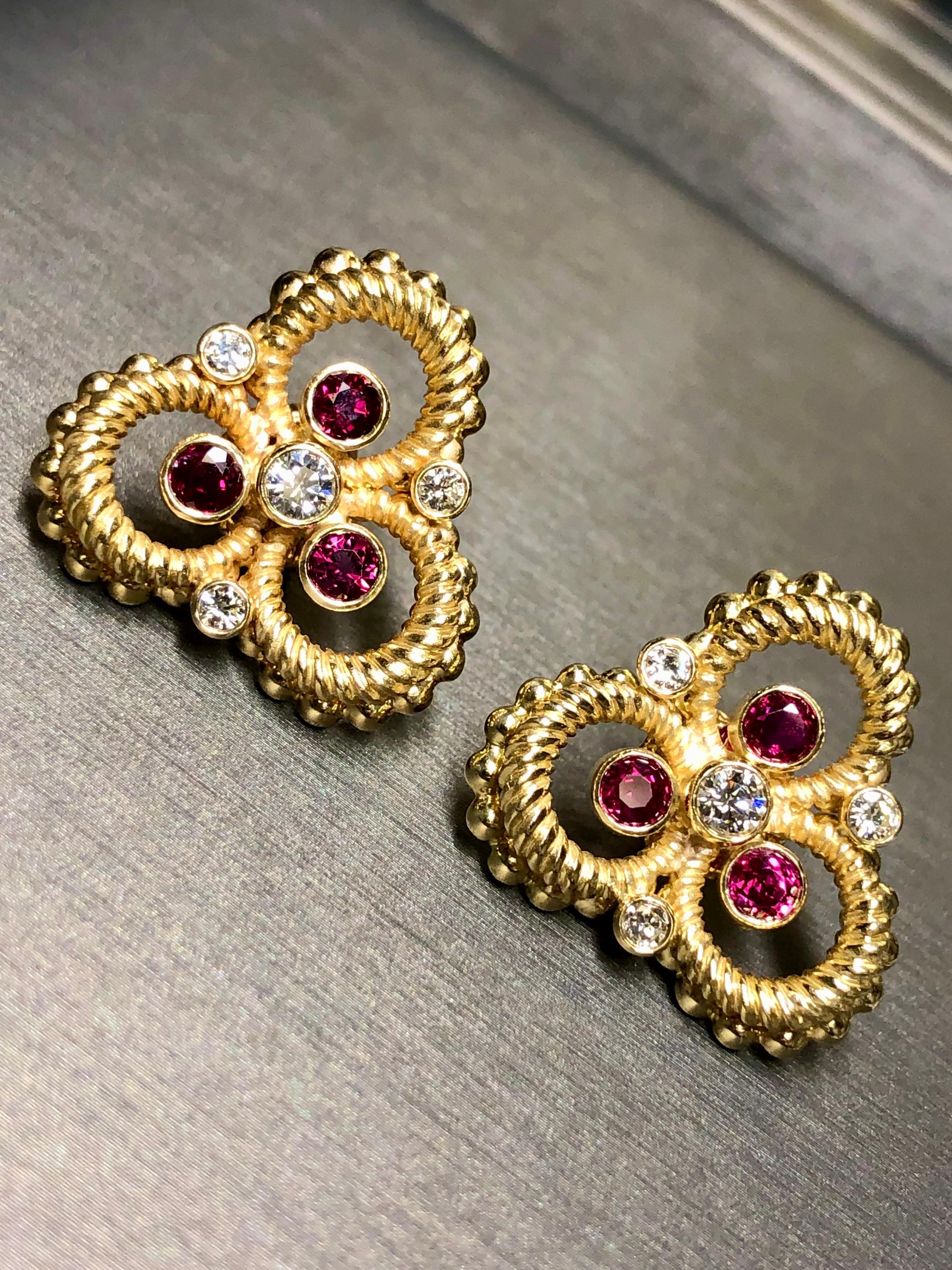 Vintage 1950's 18K Ruby Diamond Beaded Rope Large Clover Ohrringe 2,90cttw F Vs im Zustand „Hervorragend“ im Angebot in Winter Springs, FL