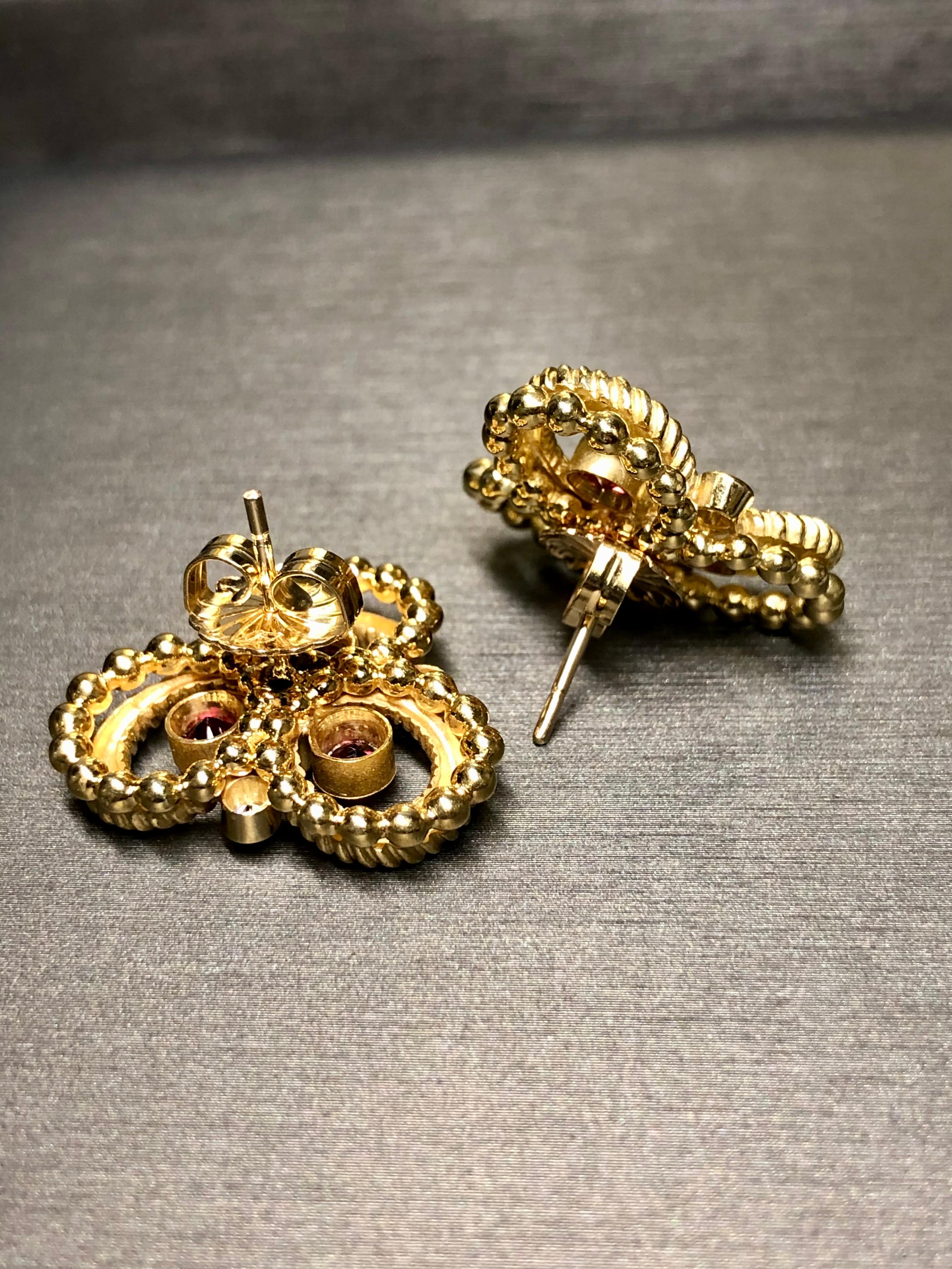 Vintage 1950's 18K Ruby Diamond Beaded Rope Large Clover Ohrringe 2,90cttw F Vs für Damen oder Herren im Angebot