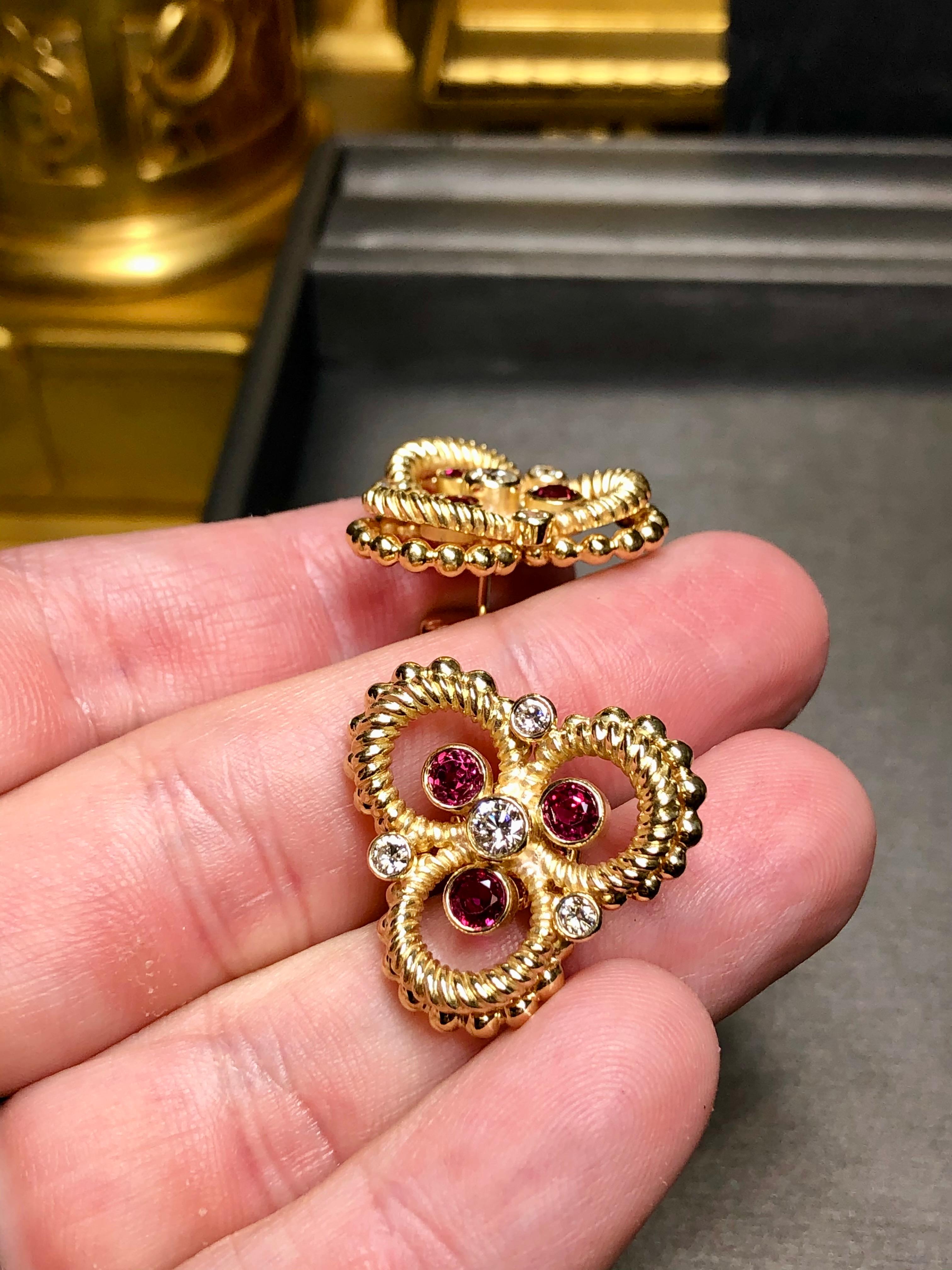 Vintage 1950's 18K Ruby Diamond Beaded Rope Large Clover Ohrringe 2,90cttw F Vs im Angebot 3