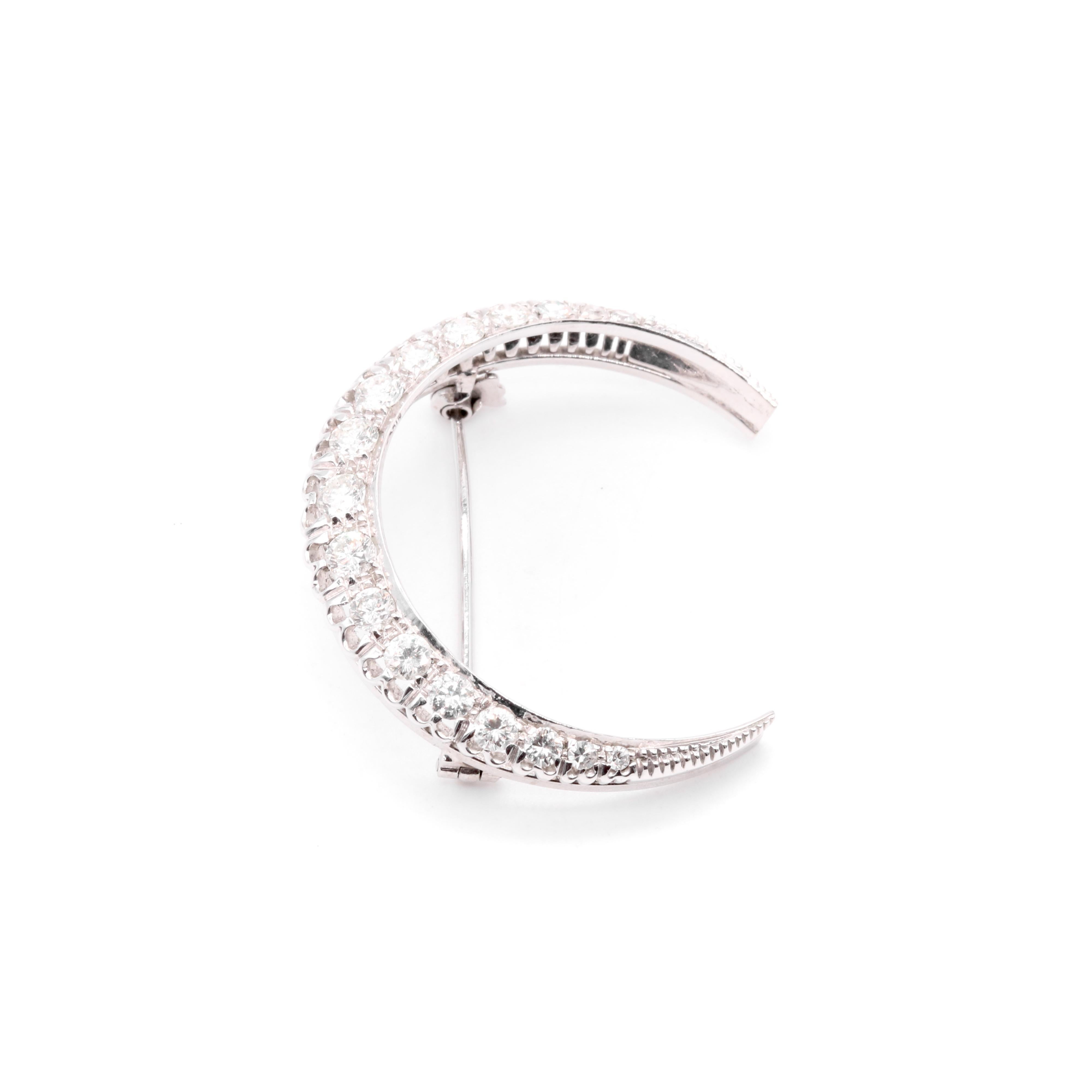 Vintage 1950s 18K White Gold 1ctw Diamond Crescent Brooch Bon état - En vente à Staines-Upon-Thames, GB