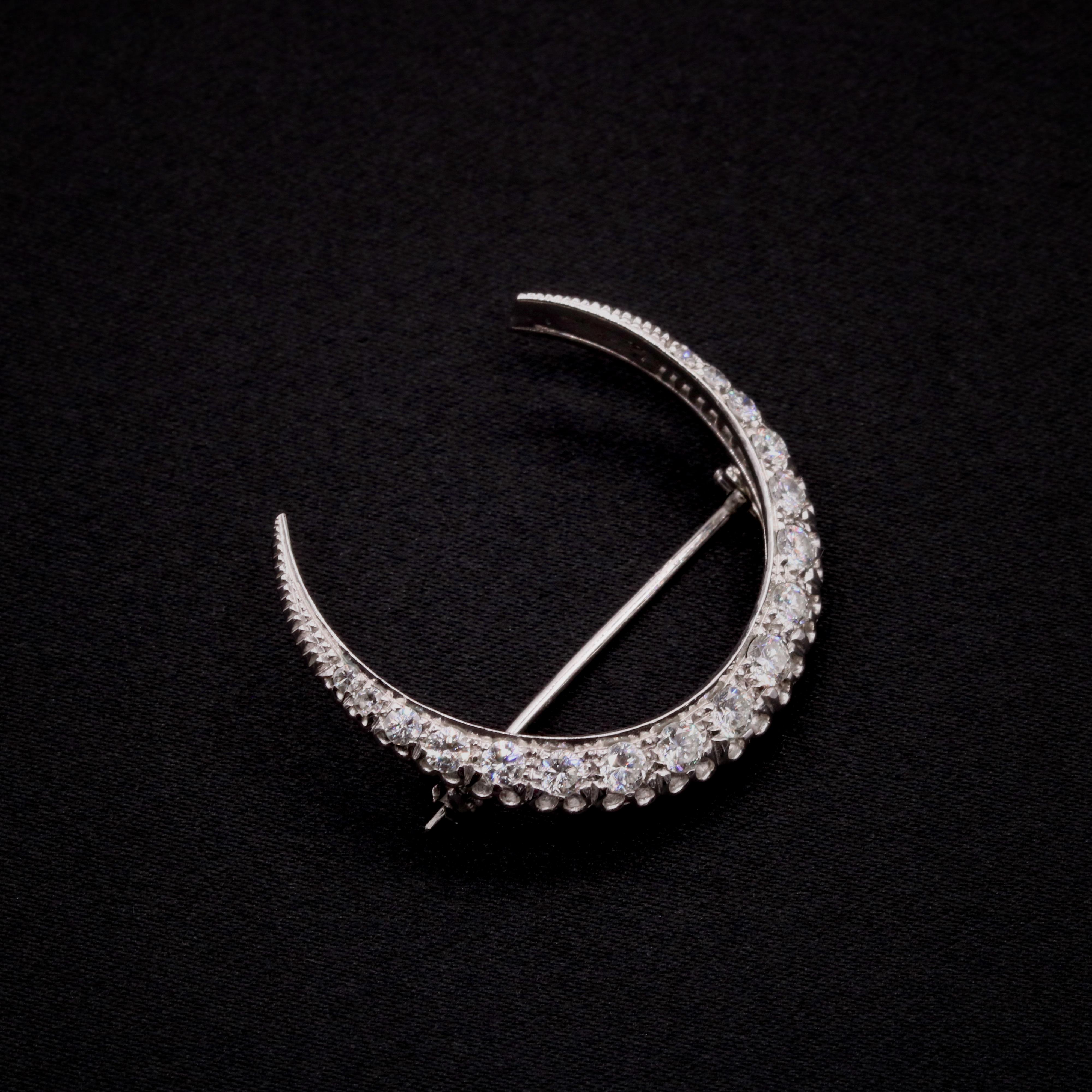 Vintage 1950s 18K White Gold 1ctw Diamond Crescent Brooch 2