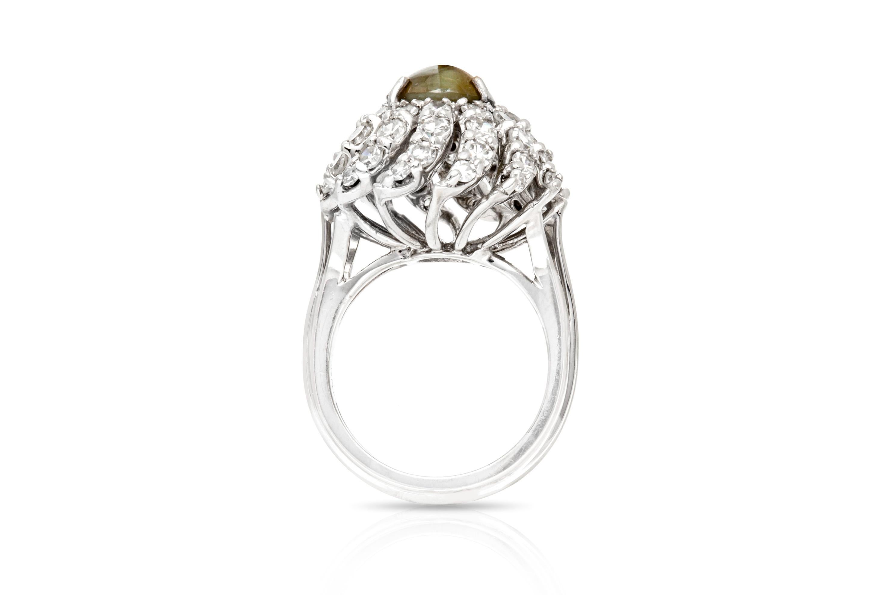 Cabochon Vintage 1950s 2.50 Carat Cat's Eye and 2.00 Carat Diamond Cocktail Ring For Sale