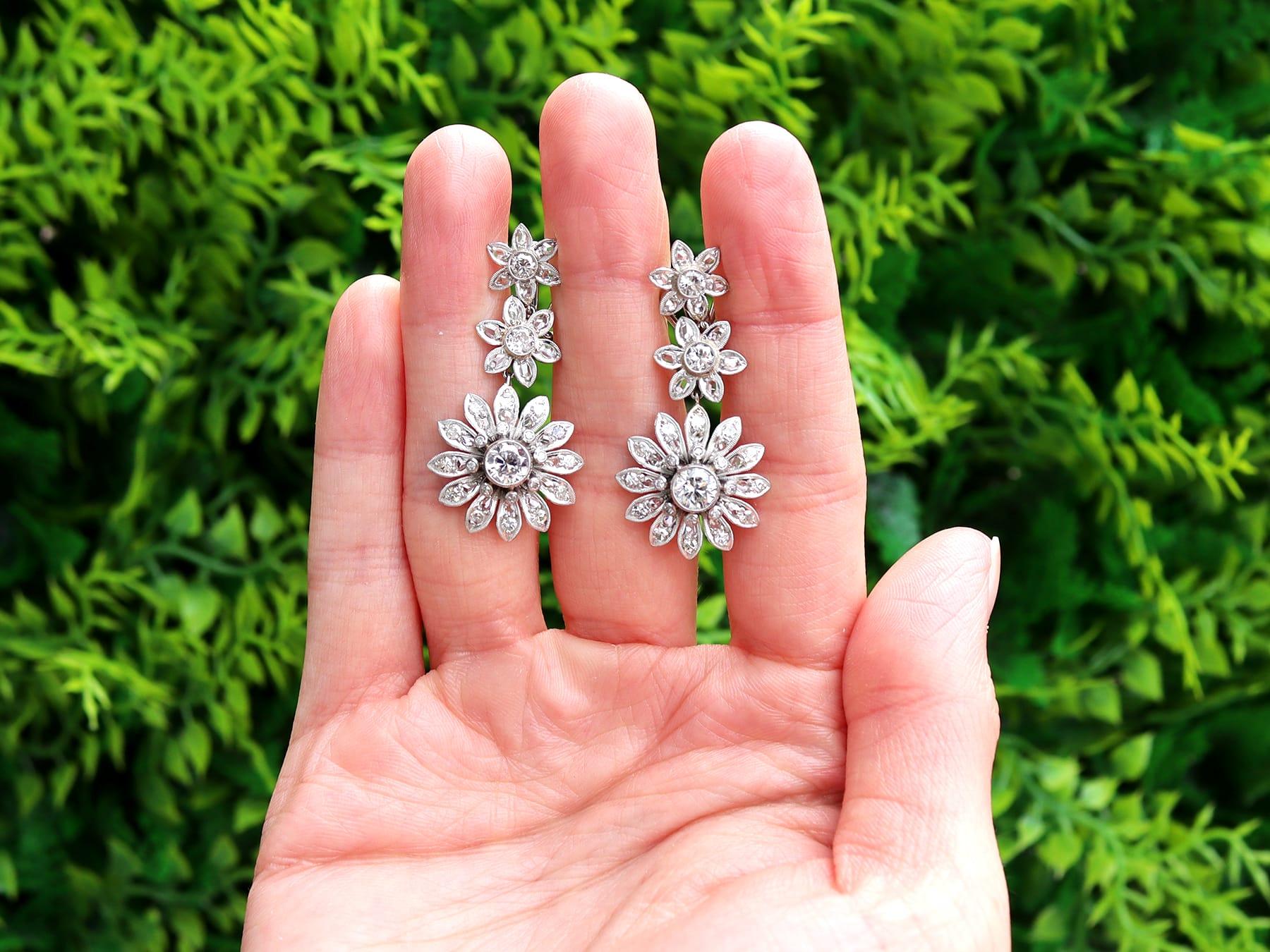 Ein atemberaubendes, feines und beeindruckendes Paar portugiesischer Vintage-Ohrringe mit 2,76 Karat Diamanten und 18 Karat Weißgold; Teil unserer vielfältigen antiken Schmucksammlungen.

Diese atemberaubenden, feinen und beeindruckenden