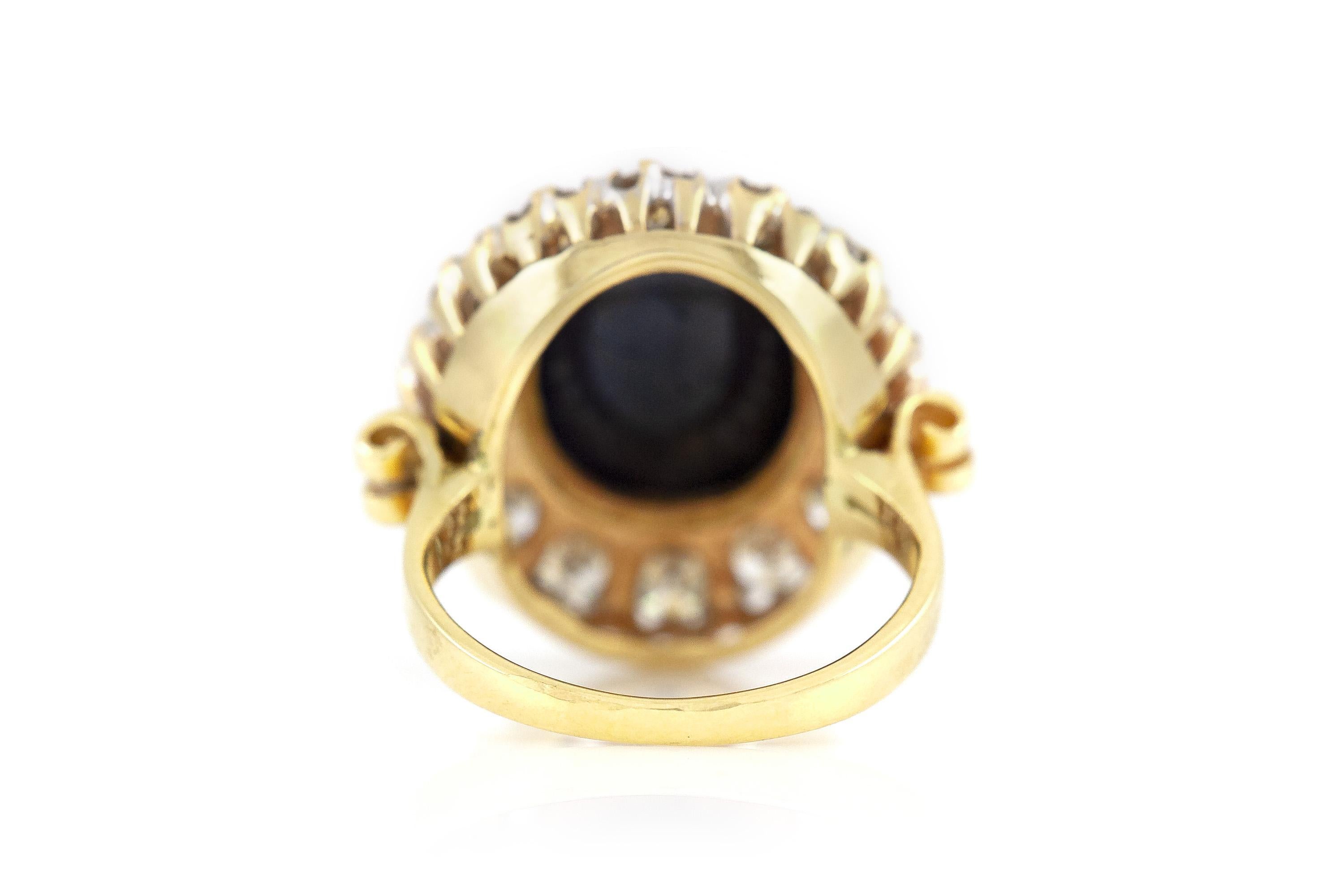 Vintage 1950er Jahre Ring mit 3,00 Karat Cabochon-Saphir und 1,20 Karat Diamanten im Zustand „Gut“ im Angebot in New York, NY