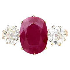 Anillo vintage de los años 50 de rubí talla oval de 3,00 quilates y diamantes de 2,25 quilates