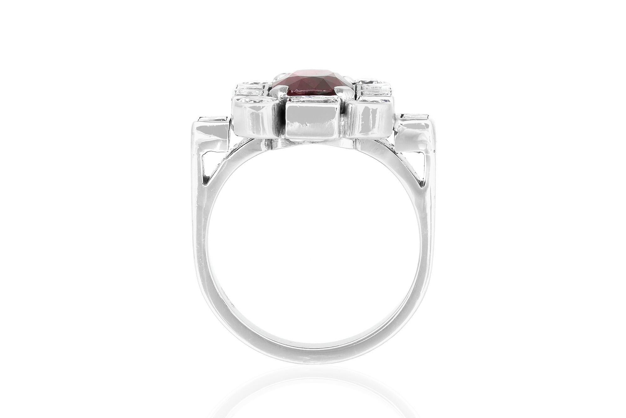 Bague Vintage 1950s 3.00 Carat Rubis Ovale & 2.00 Carat Diamants Bon état - En vente à New York, NY