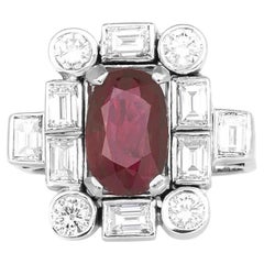 Bague Vintage 1950s 3.00 Carat Rubis Ovale & 2.00 Carat Diamants