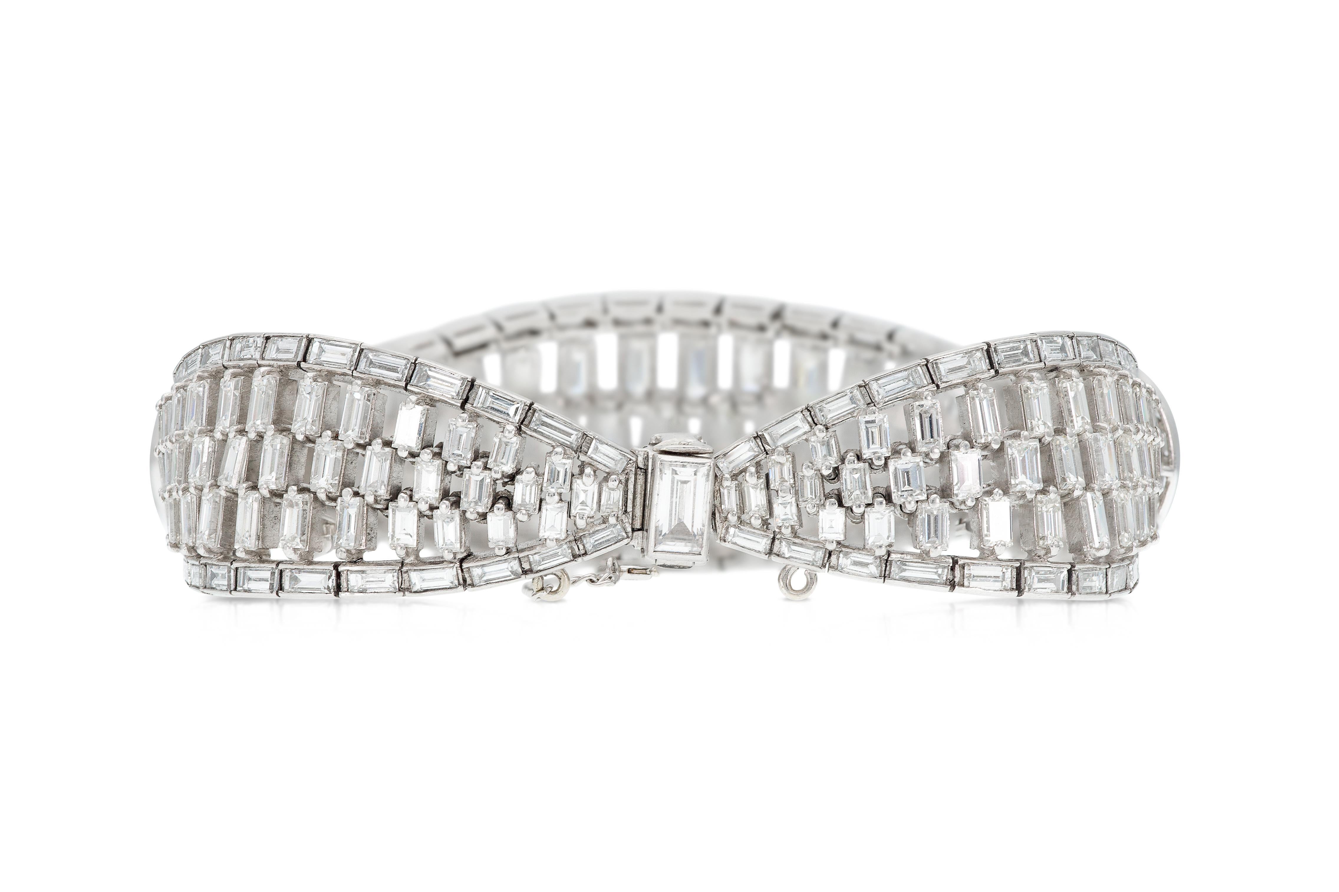 Vintage 1950s 38.00 Carat Baguette Cut Diamond Bracelet In Good Condition For Sale In New York, NY