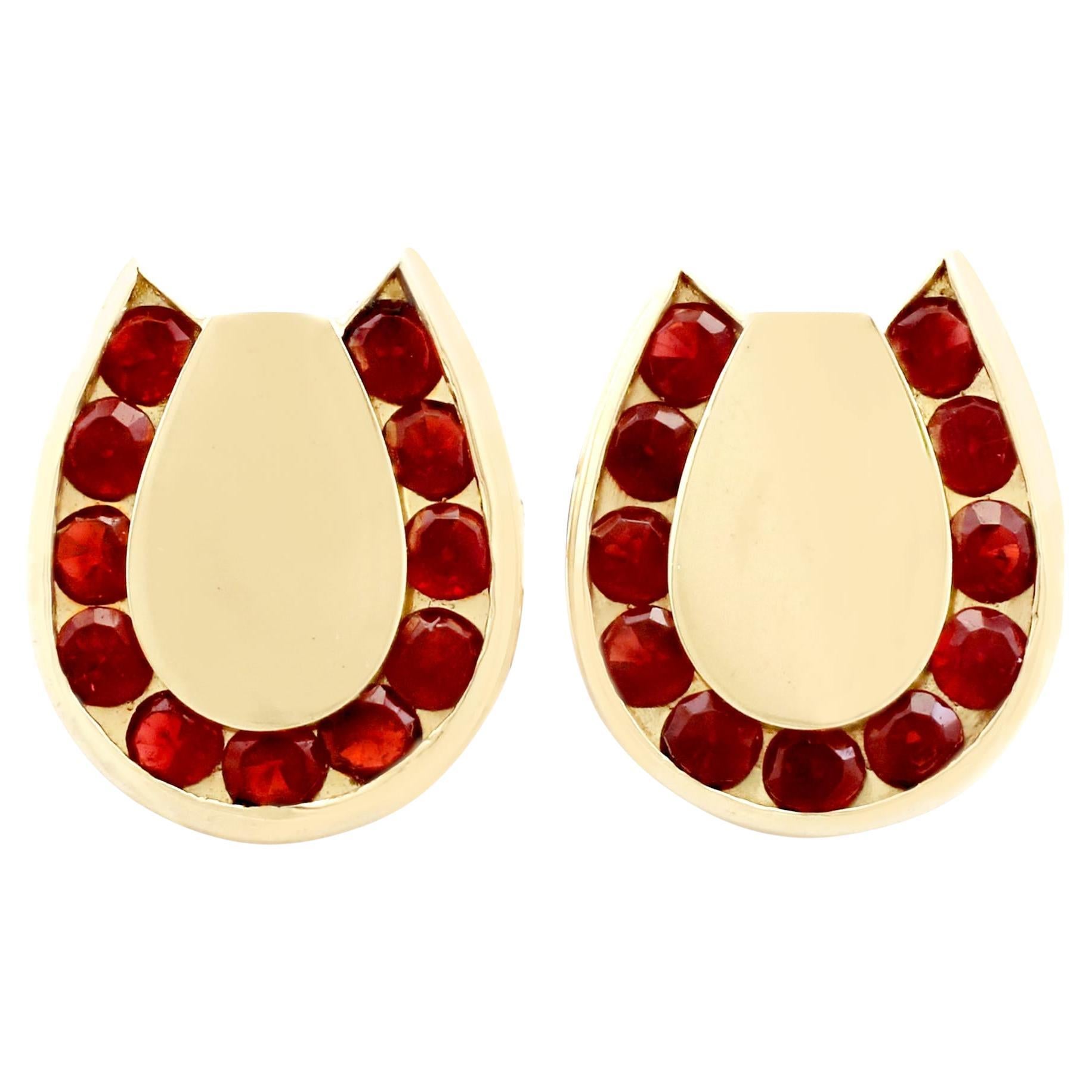 Vintage 1950s 3.82 Carat Garnet and Yellow Gold Horseshoe Cufflinks For Sale