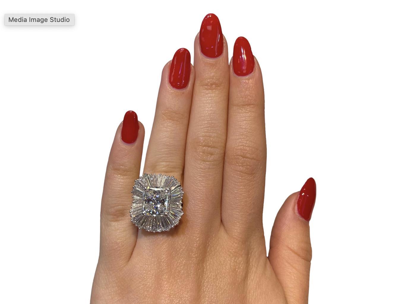 Vintage 1950s 5.13 Carat Radiant Cut Diamond and 6.00 Carat Ballerina Ring For Sale 2