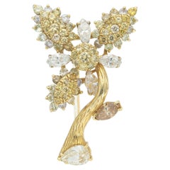 Vintage 1950s 6.00 Carat Yellow and White Diamond Flower Brooch (Broche fleur en diamant jaune et blanc)