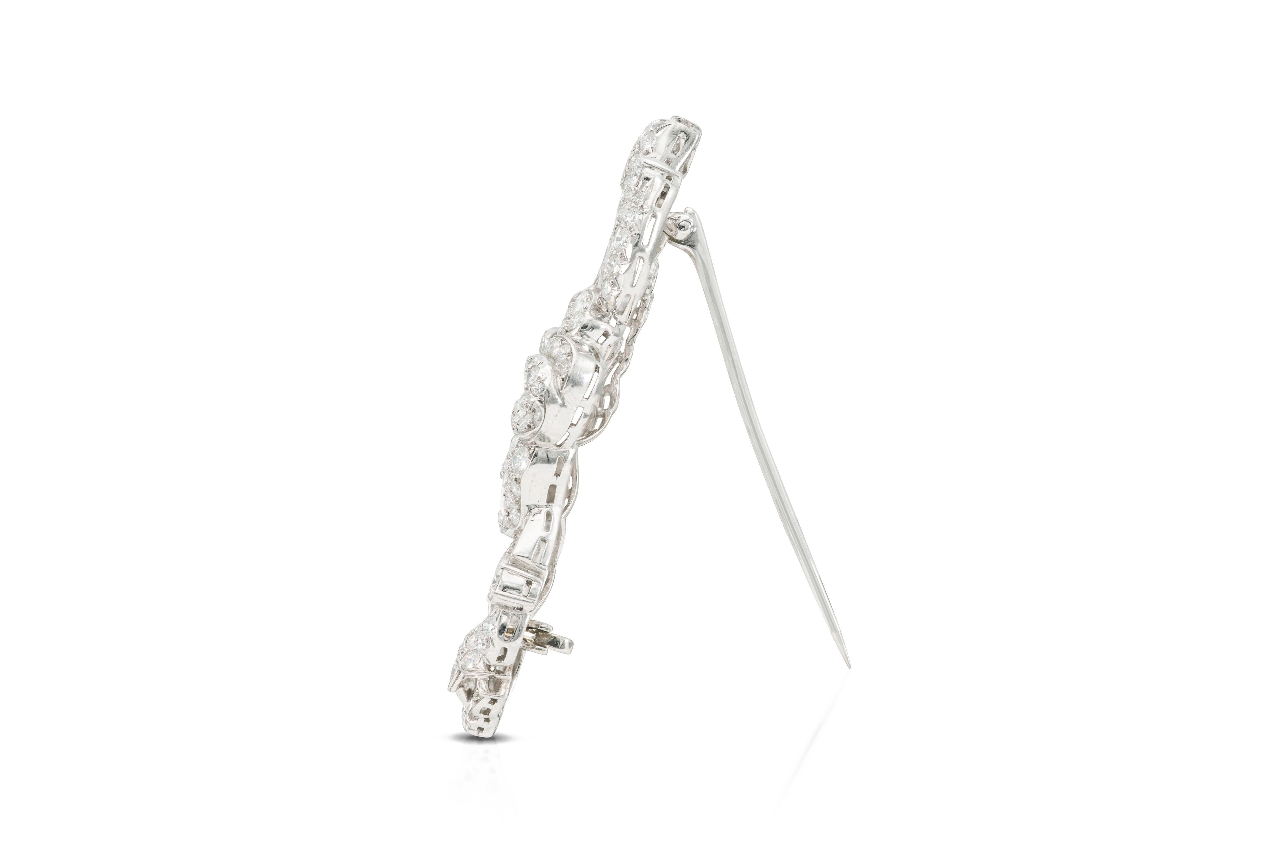 Taglio misto Spilla a fiore con diamante da 8,00 carati Vintage By 1950 in vendita
