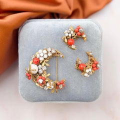 Vintage 1950s American Glass and Rhinestone Floral Brooch and Earrings Set