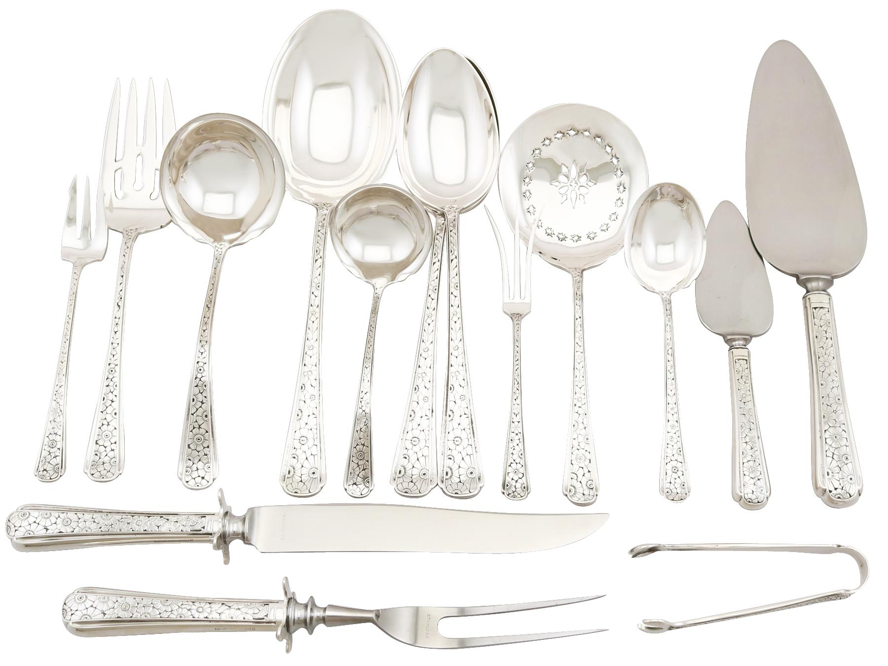 An exceptional, fine and impressive vintage American sterling silver old Brocade pattern flatware service for six persons; an addition to our canteen of cutlery collection.

The pieces of this exceptional vintage American sterling silver flatware