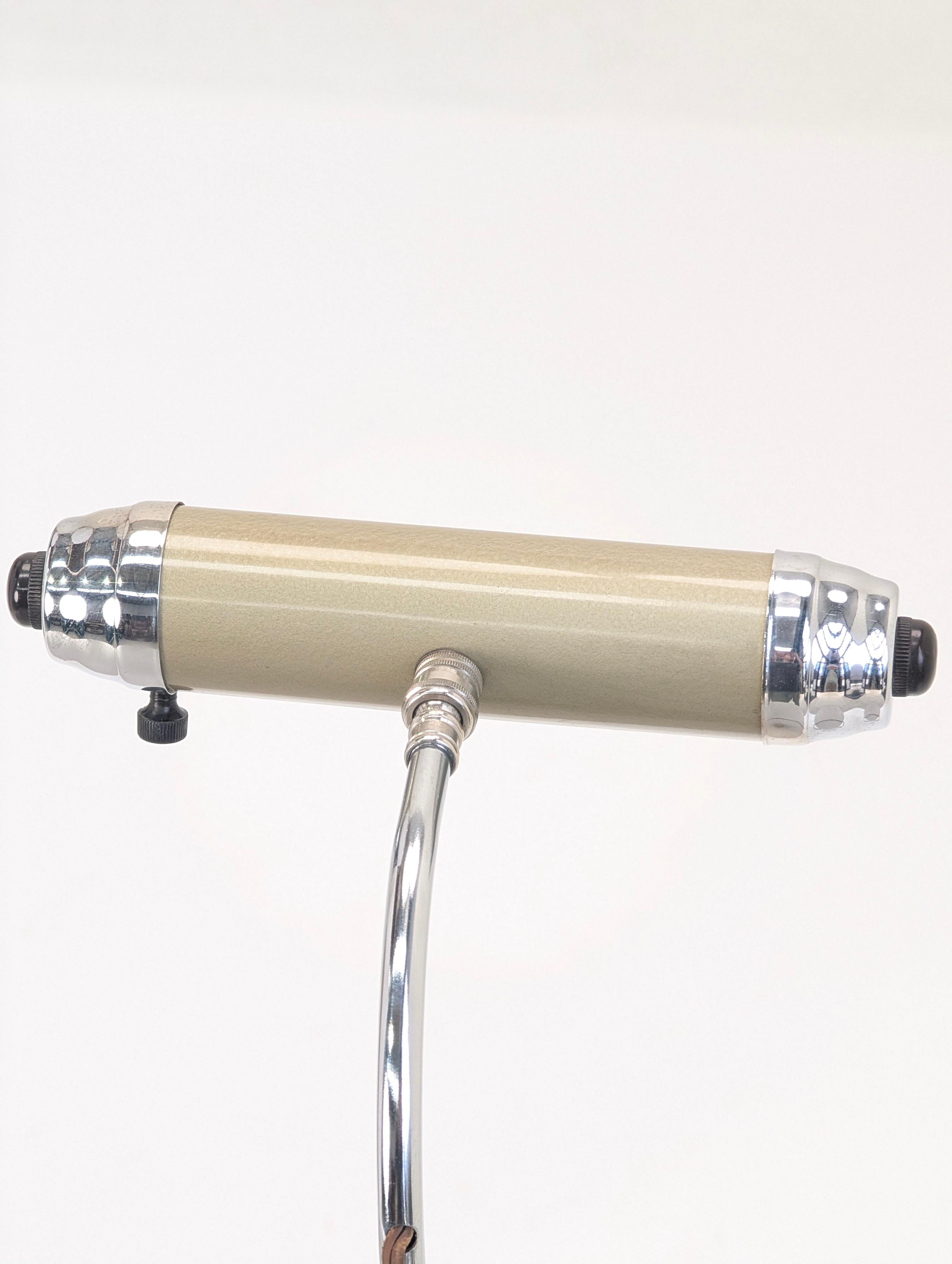 20th Century Vintage 1950s Art Deco Banker's Lamp by Radionic Trans Co For Sale