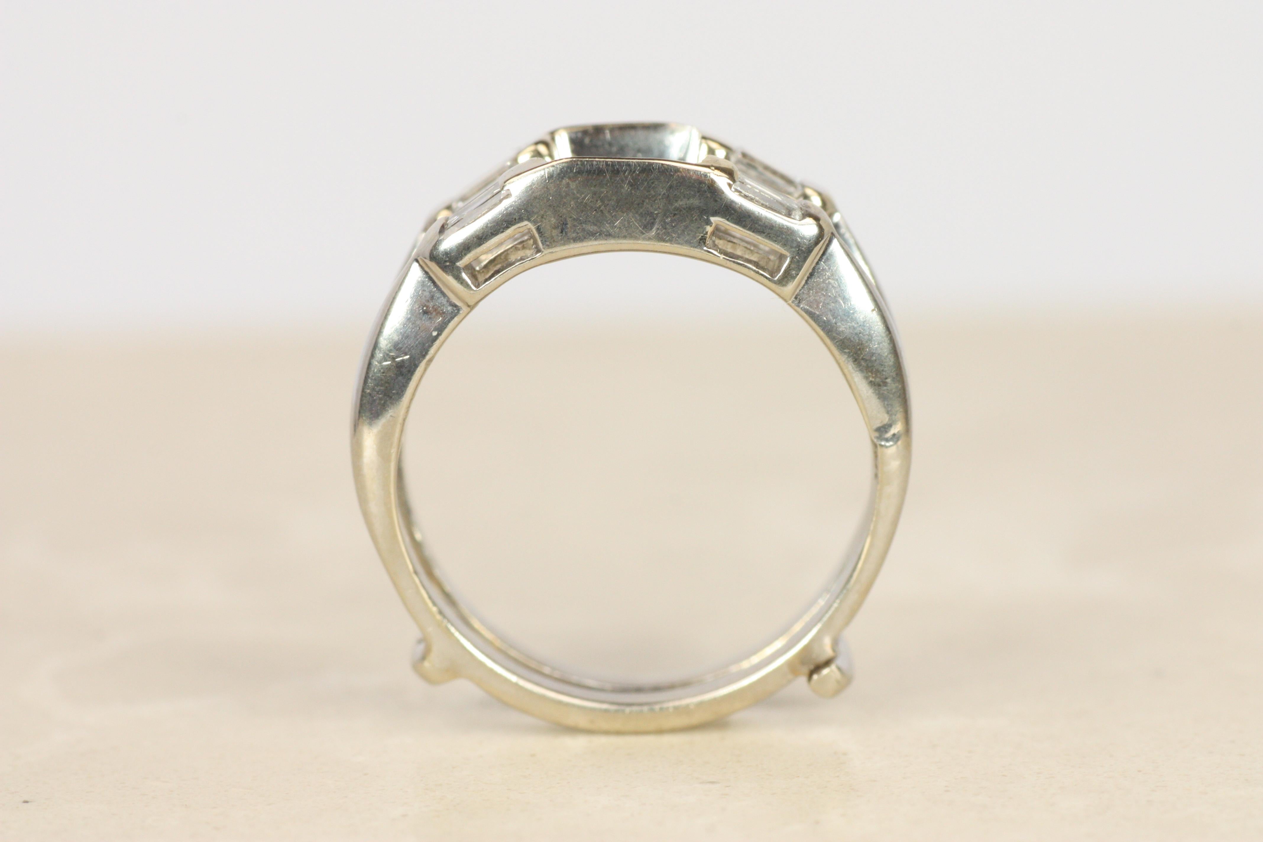 Vintage 1950s Baguette Diamond Jacket Ring in 14K White Gold en vente 3