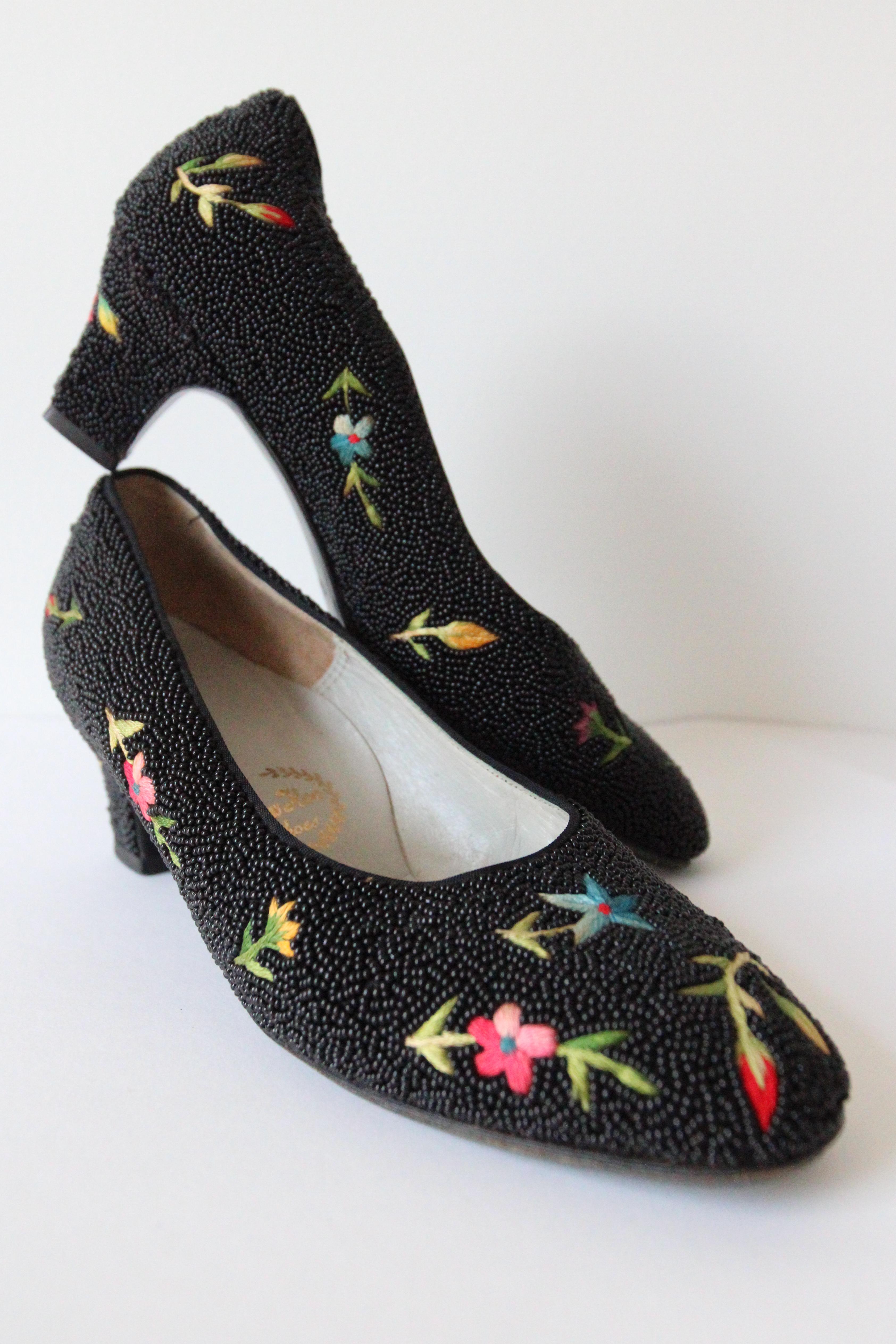 Vintage 1950's black beaded and embroidered heels floral shoes UK 4 US 6 EU 36 For Sale 4
