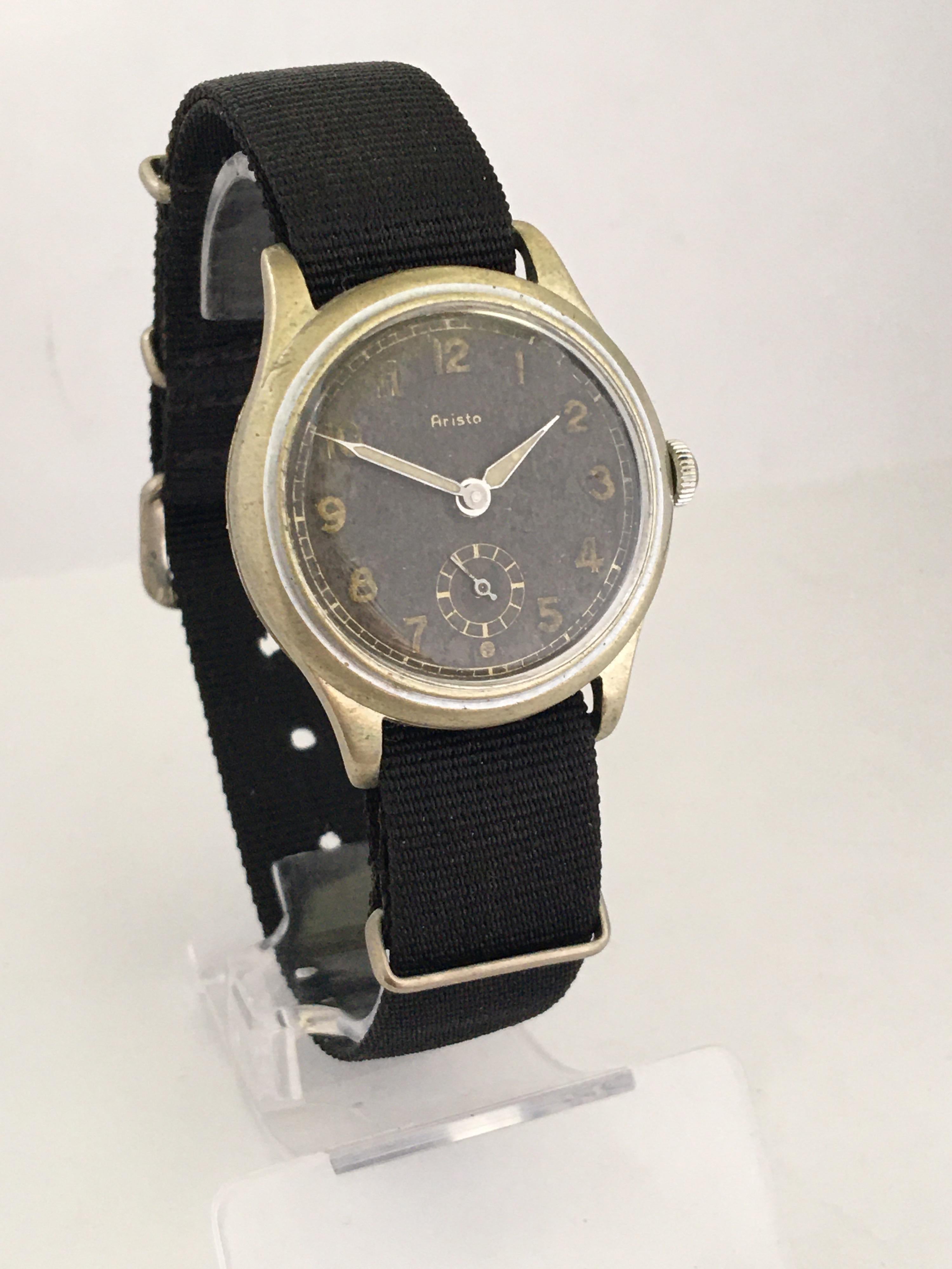 Women's or Men's Vintage 1950s Black Dial Watch For Sale