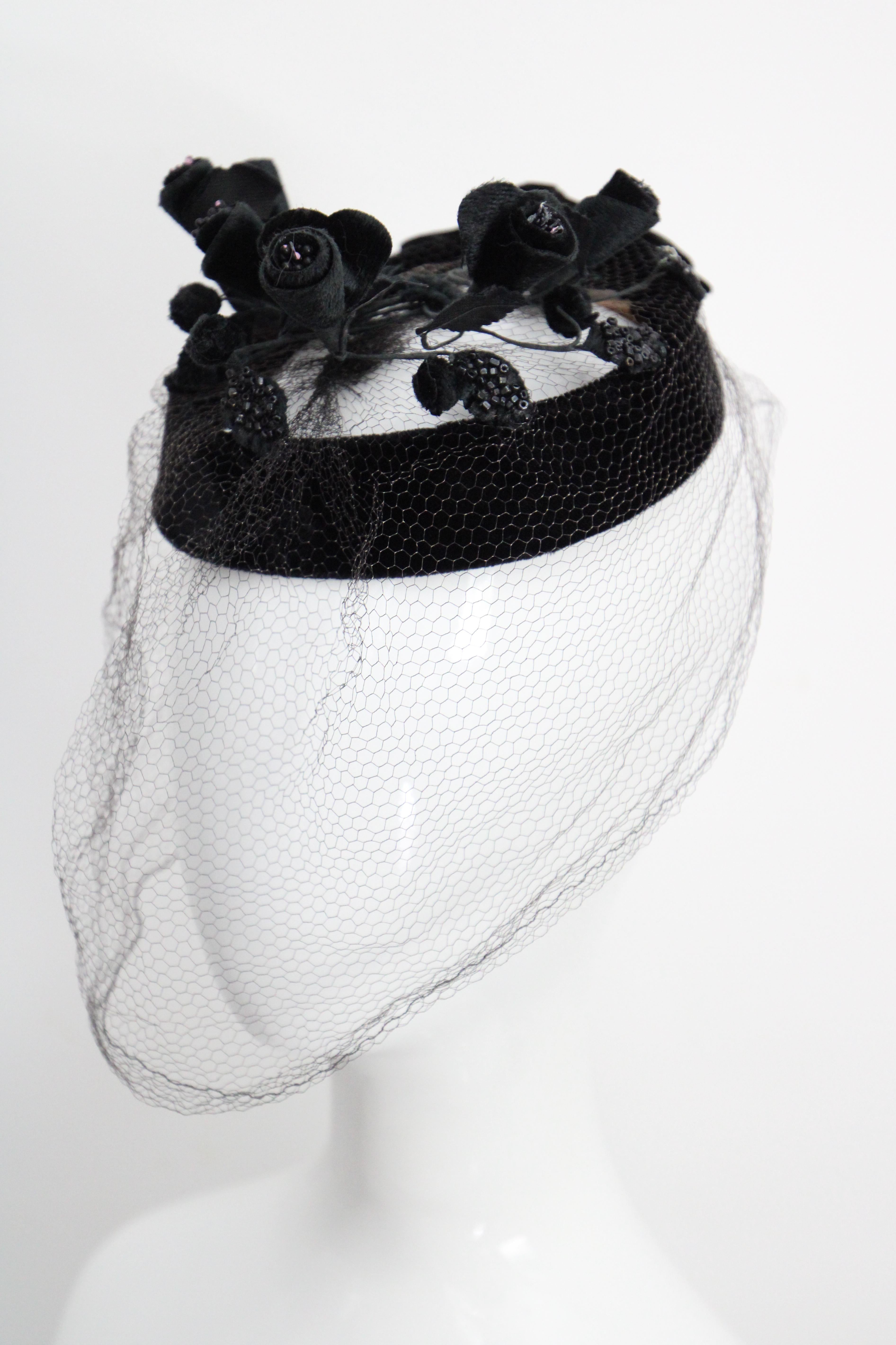 Vintage 1950's Black Velvet Blossom And Netted Veil Cocktail Hat Floral Hat In Good Condition For Sale In Cheltenham, GB