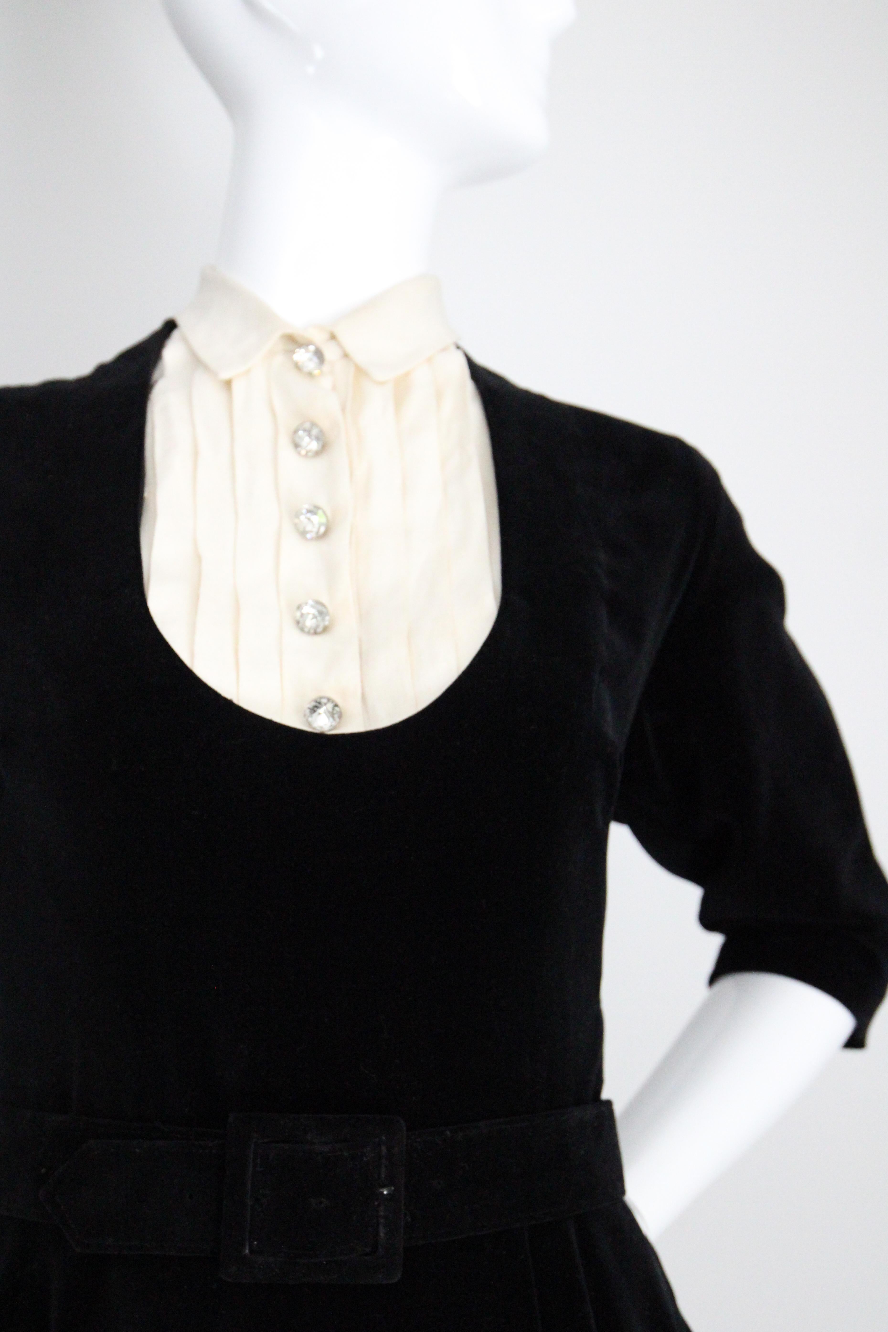 Vintage 1950's Black Velvet Fit and Flare Dress Full Circle Dress UK 8 US 4 In Good Condition For Sale In Cheltenham, GB