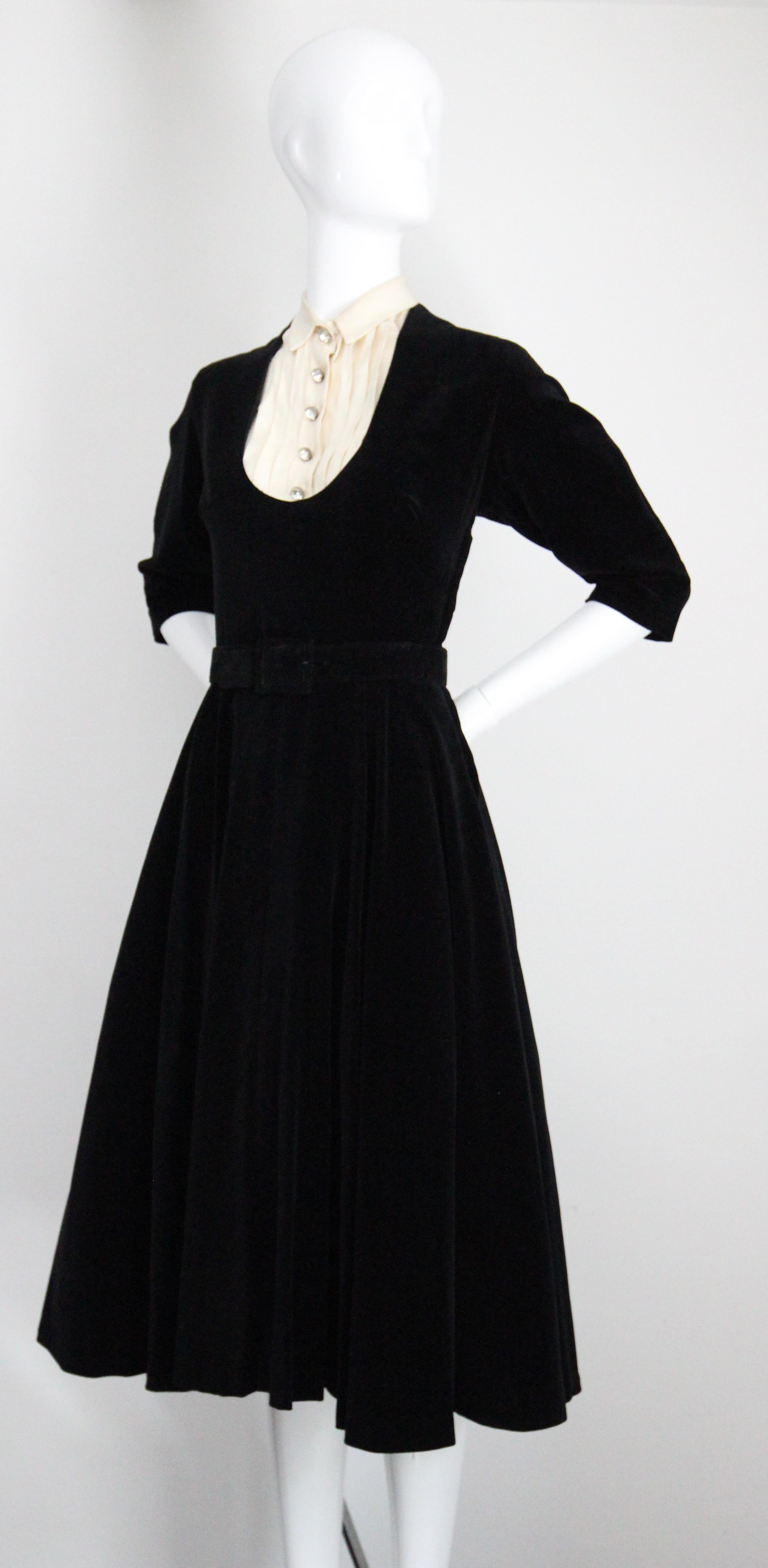 Vintage 1950's Black Velvet Fit and Flare Dress Full Circle Dress UK 8 US 4 For Sale 2