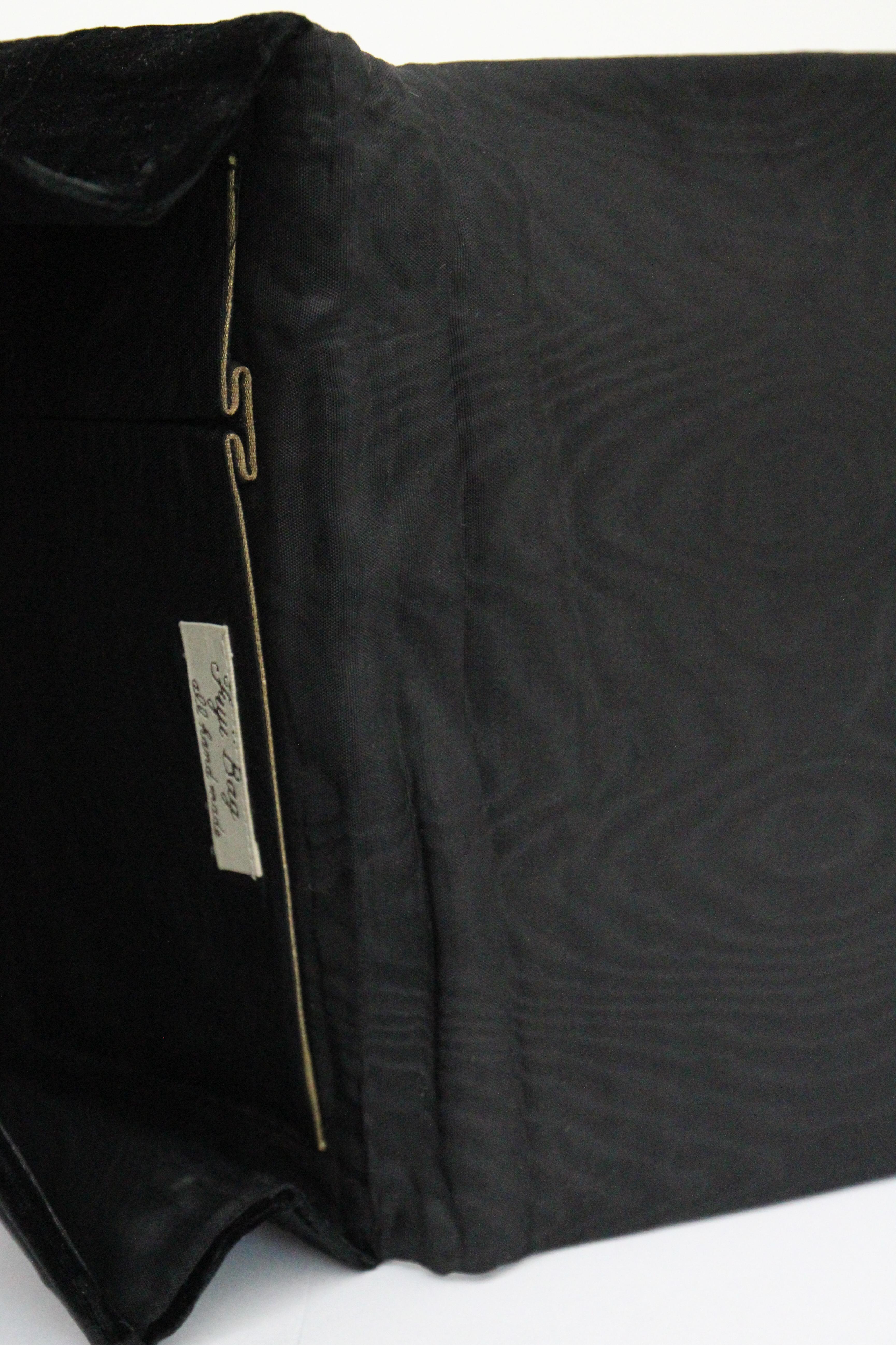 Vintage 1950's Black Velvet Floral Clutch Bag Vintage 1950's Floral Beaded Bag For Sale 2