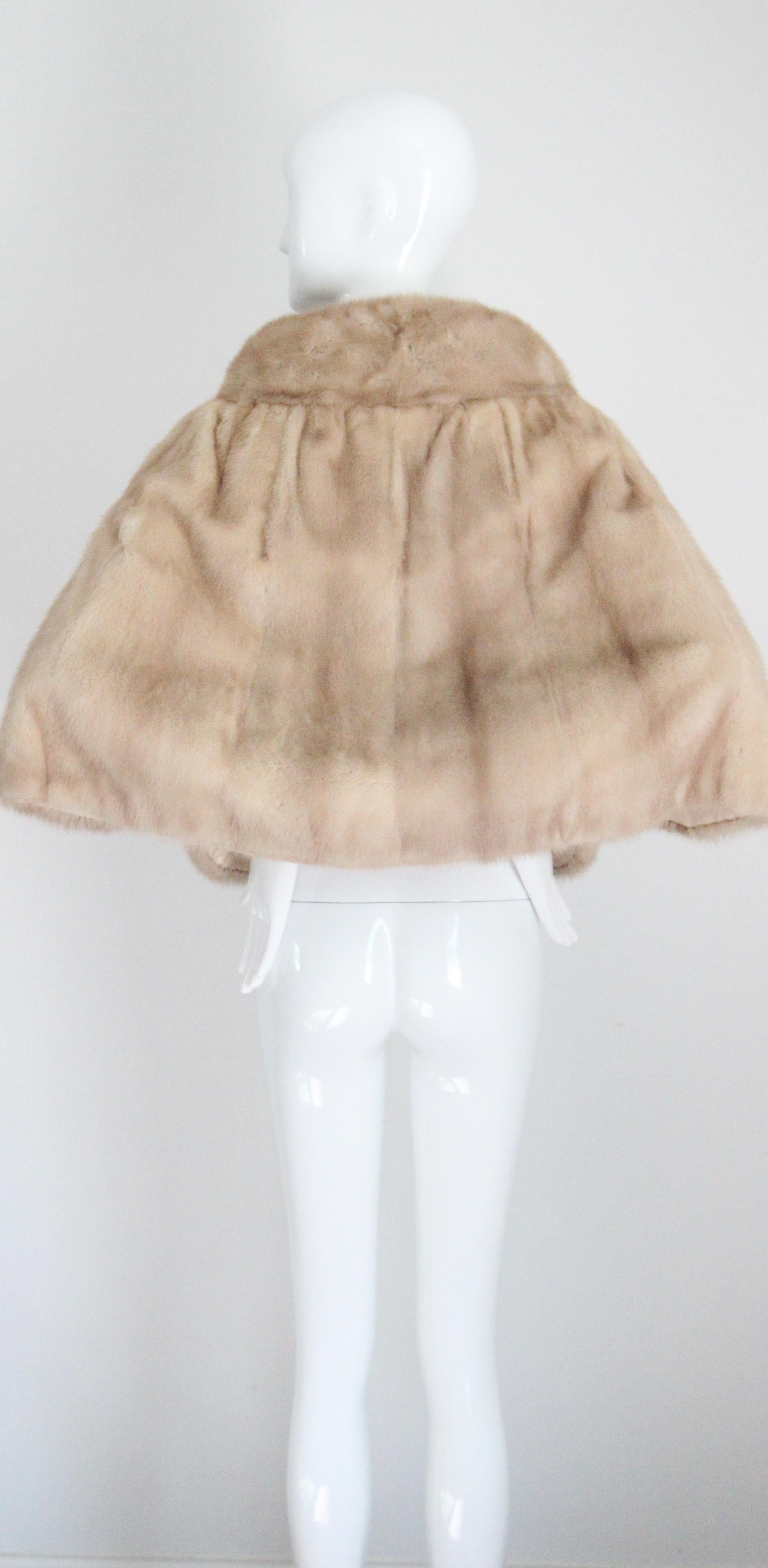 Vintage 1950's Blonde Mink Cape Tiered Collar Shoulder Cape UK 8-14 US 4-10 For Sale 3
