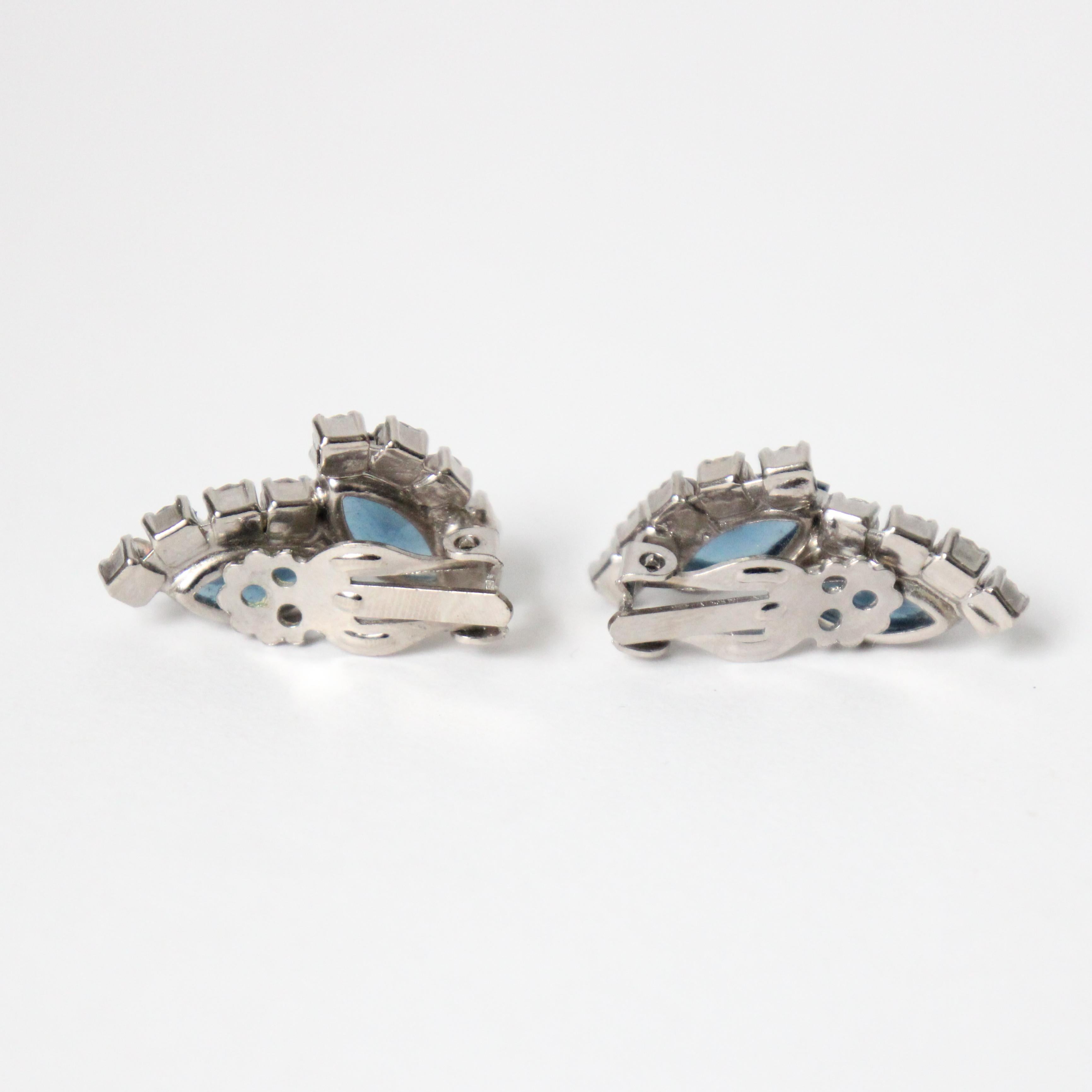 Vintage 1950's Blue Rhinestone Clip on Earrings Climber clip on earrings In Good Condition For Sale In Cheltenham, GB