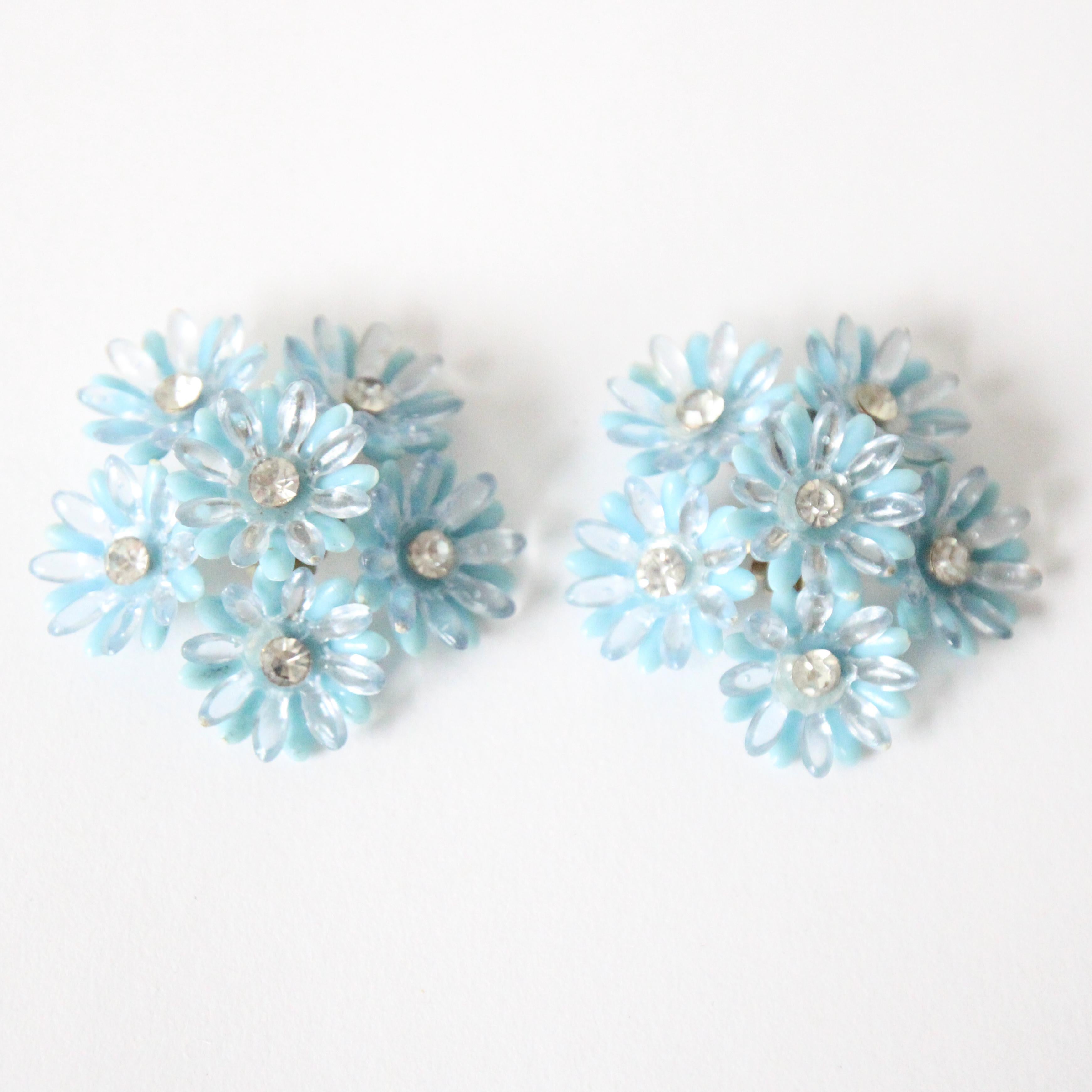 Women's or Men's Vintage 1950's Blue Rhinestone Daisy Clip on earrings midcentury daisy earrings For Sale
