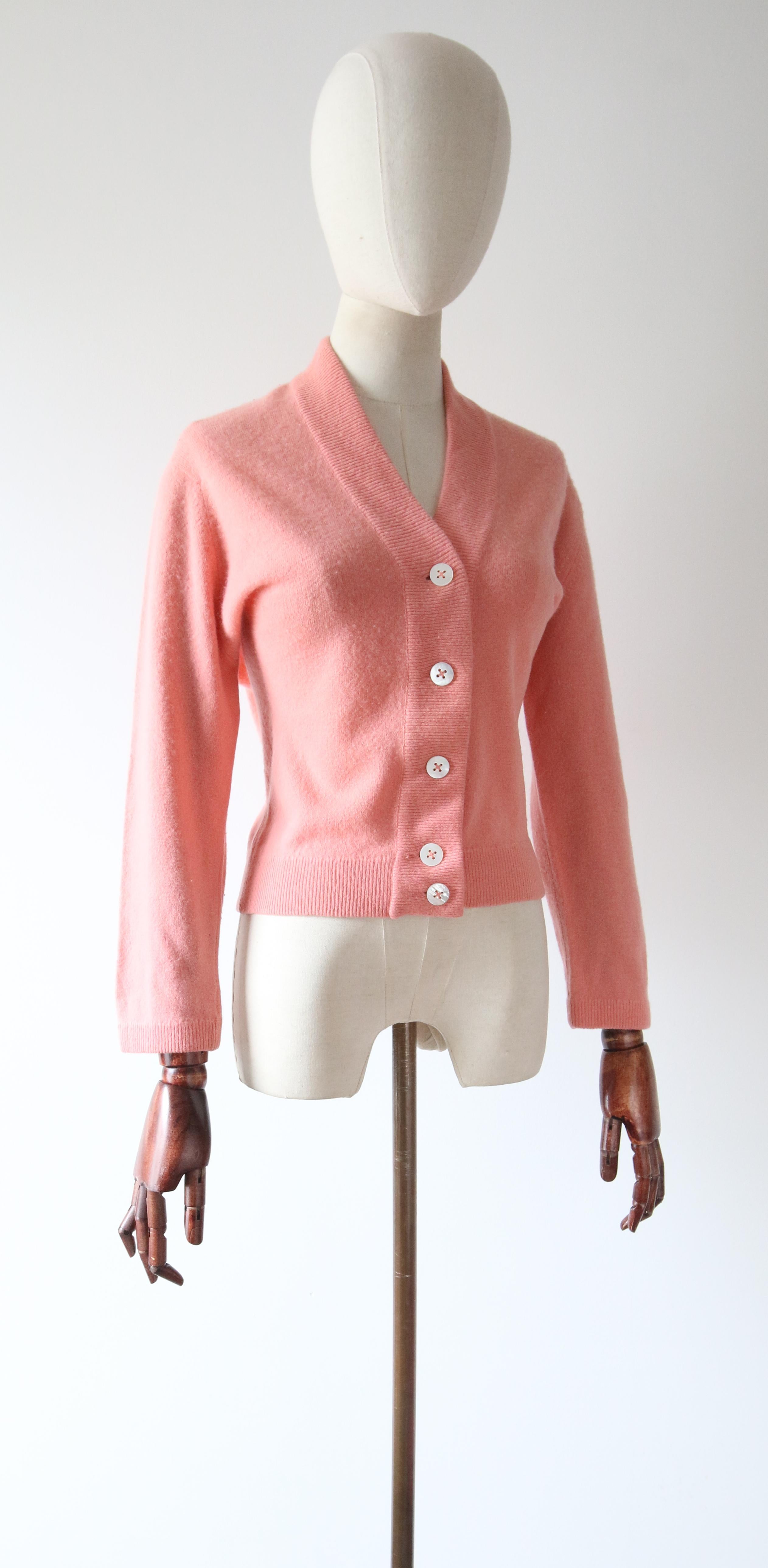 Vintage 1950's blush pink cashmere cardigan 1950's sweater pink UK 12 US 8 In Good Condition In Cheltenham, GB