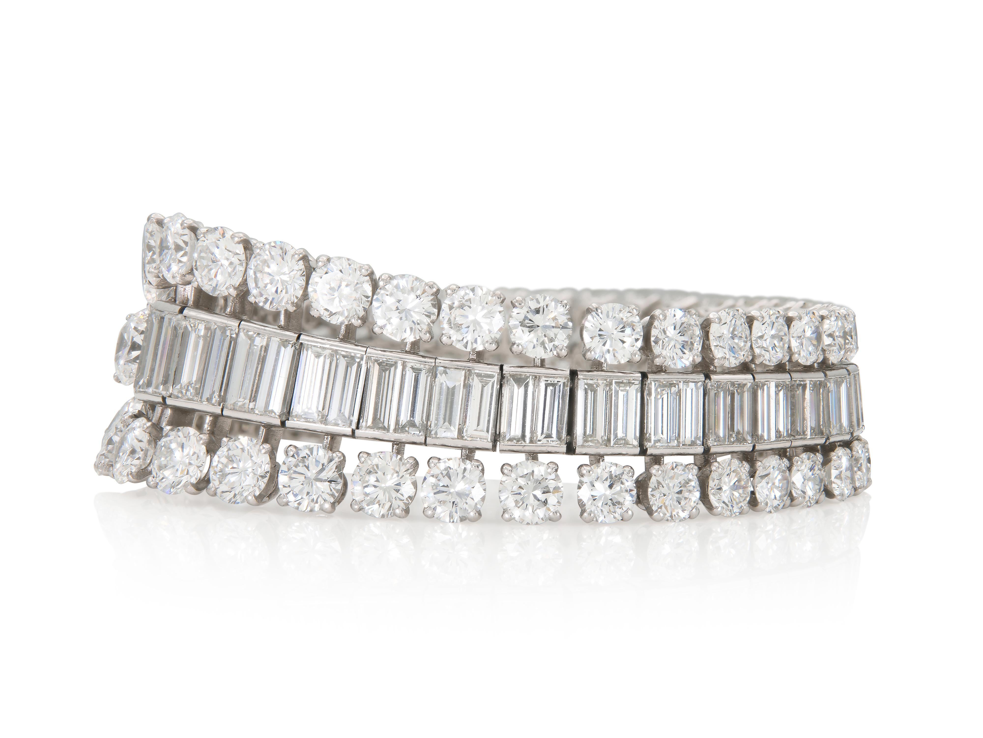 Taille ronde Vintage 1950s Boucheron 57.00 Carat Round and Baguette Diamonds Bracelet en vente
