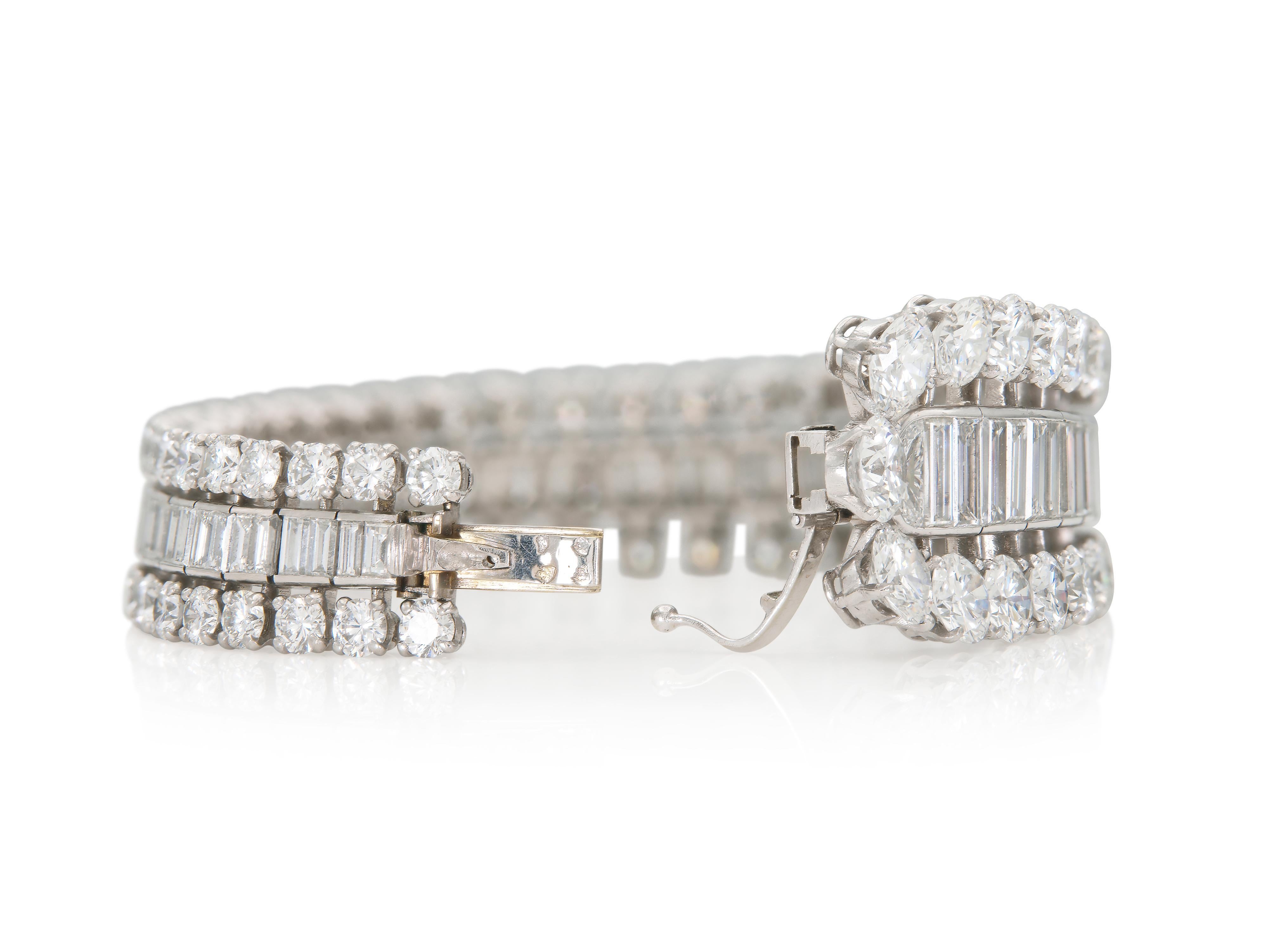 Vintage 1950s Boucheron 57.00 Carat Round and Baguette Diamonds Bracelet Pour femmes en vente
