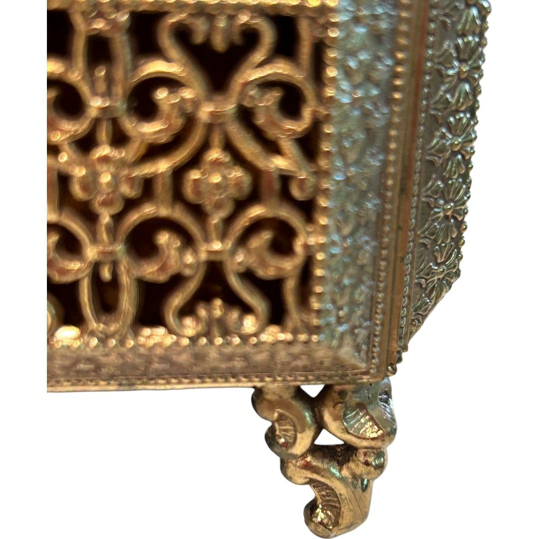 Vintage 1950's Brass Musical Jewelry Box ~ Thema aus Love Story im Angebot 2