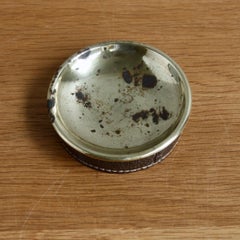 Bandeja vintage para monedas de piel de avestruz de los años 50, latón, de Carl Auböck