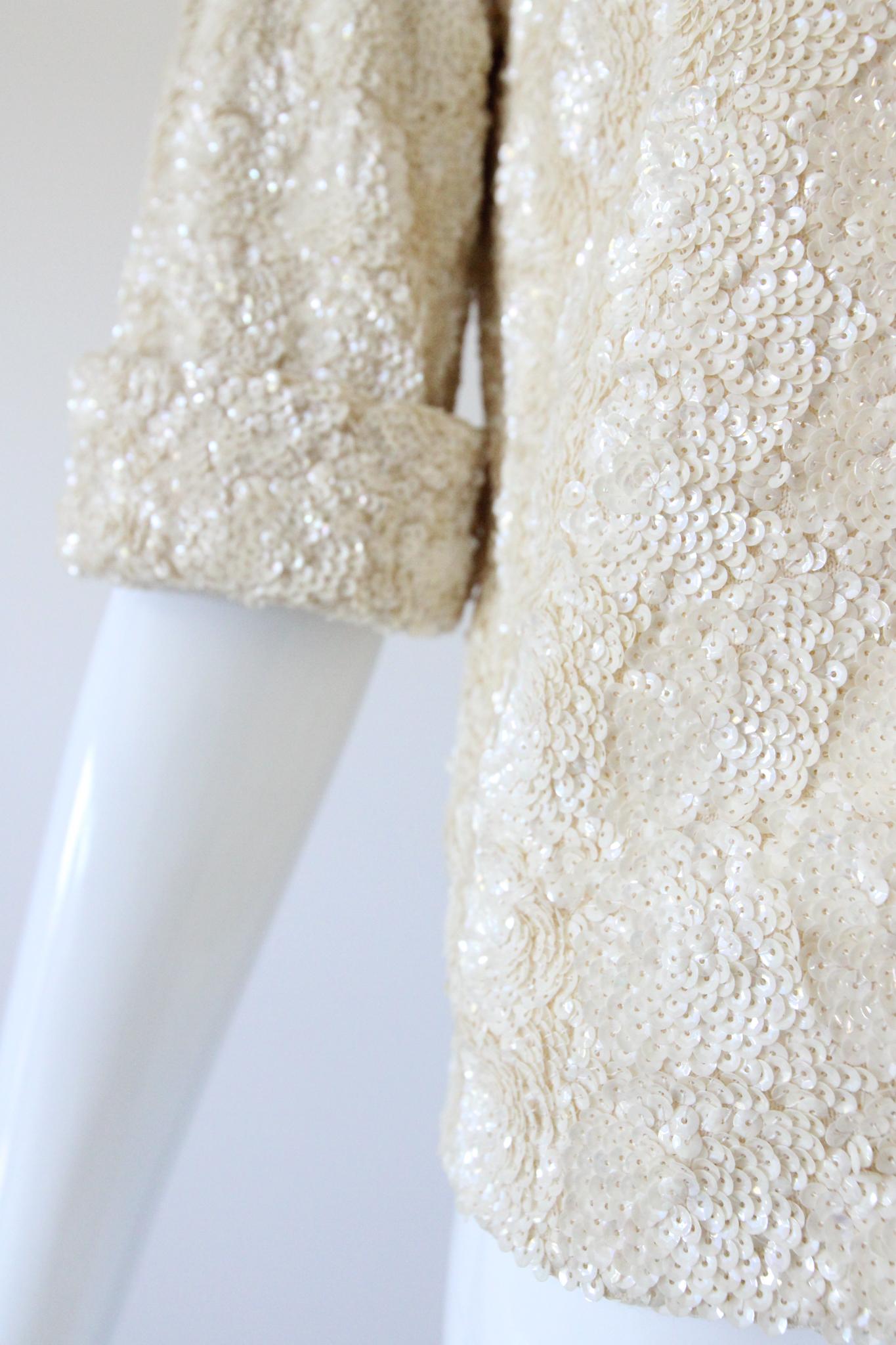 Vintage 1950's Cardigan Sequin Embellished Sweater cream knit Crème UK 12 US 8 Bon état - En vente à Cheltenham, GB