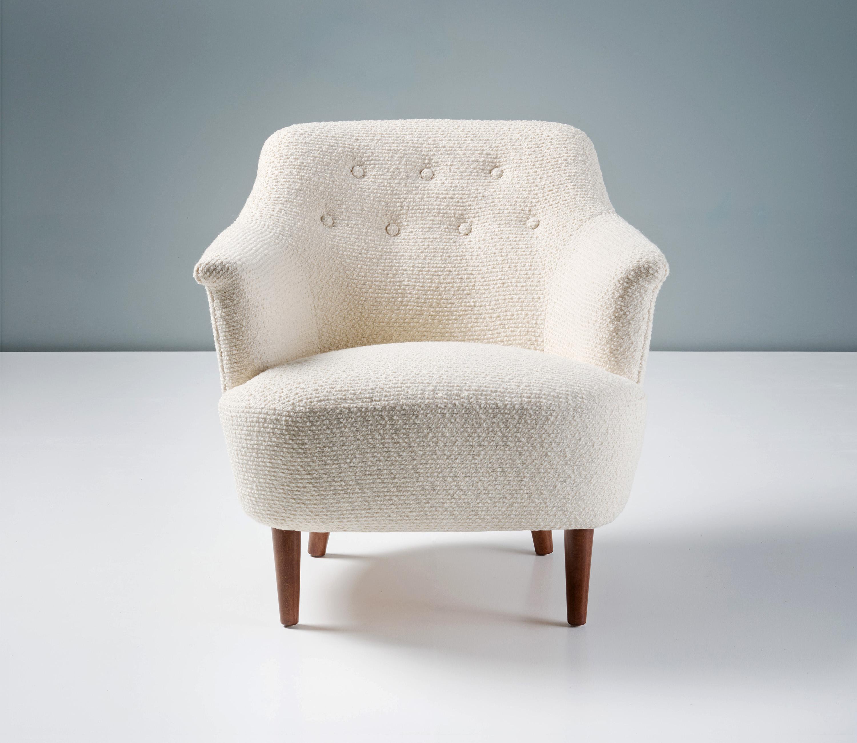 Carl Malmsten - Occasional Armchair, circa 1950s.

An elegant, classical occasional chair designed by Swedish master: Carl Malmsten. The chair has been reupholstered in British designer Rose Uniacke's textured wool fabric and has stained elm wood