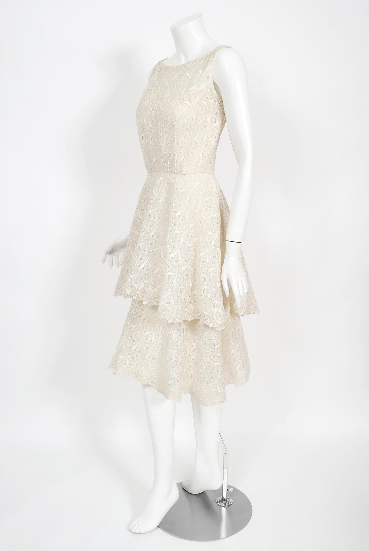 Beige Vintage 1950's Ceil Chapman Ivory Embroidered Eyelet Cotton Tiered Bridal Dress en vente