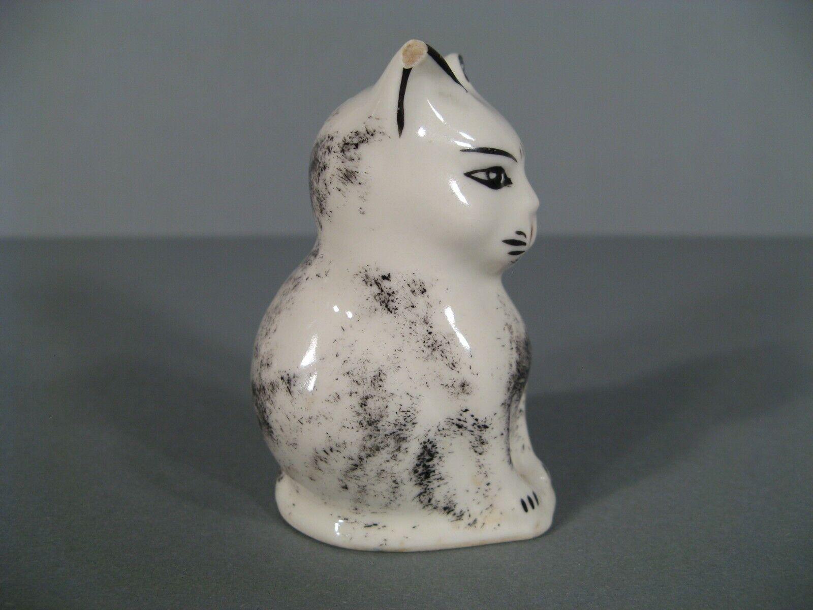 Empire Vintage 1950s Ceramic Sitting Cat Salt Shaker - 1Y122