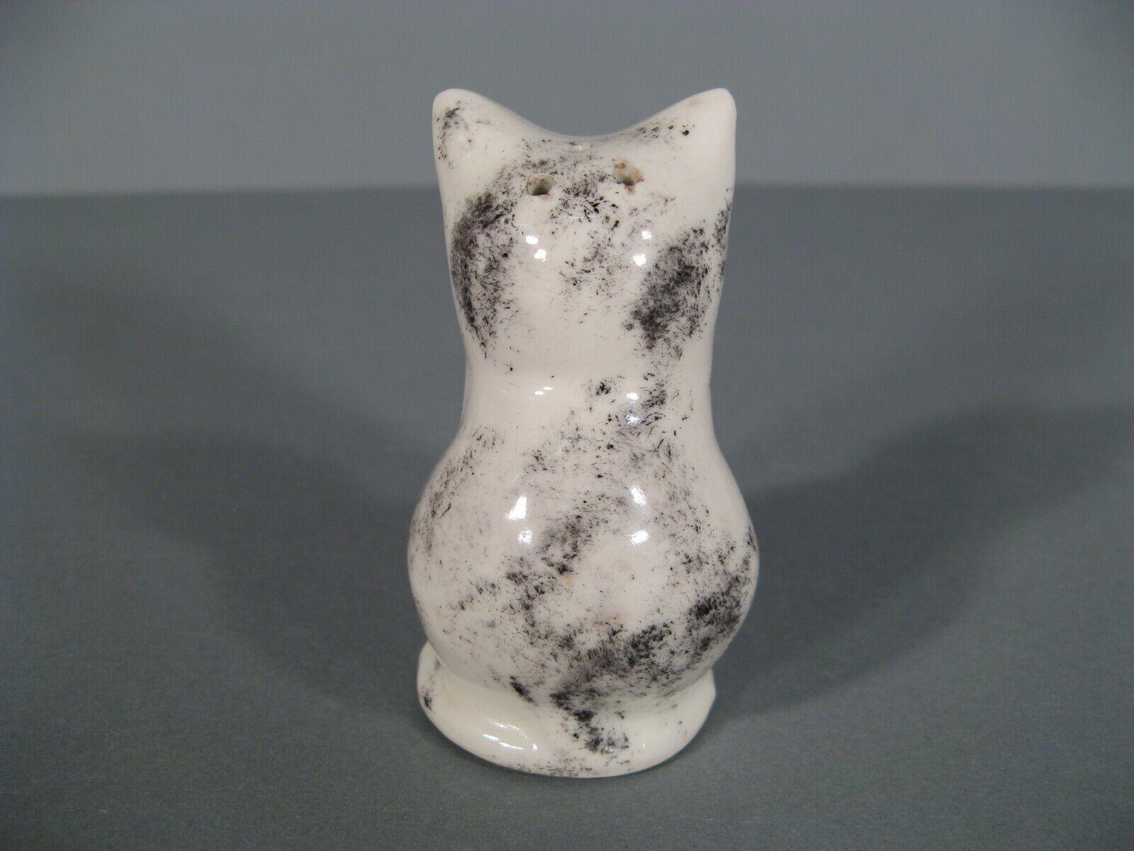 French Vintage 1950s Ceramic Sitting Cat Salt Shaker - 1Y122