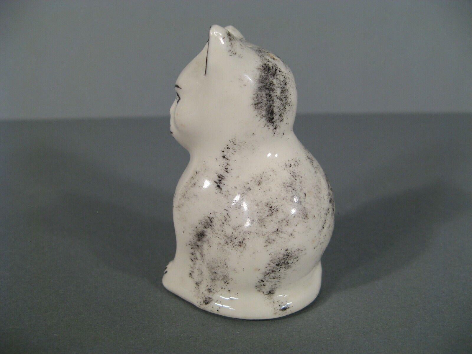 Vintage 1950s Ceramic Sitting Cat Salt Shaker - 1Y122 In Good Condition In Bordeaux, FR