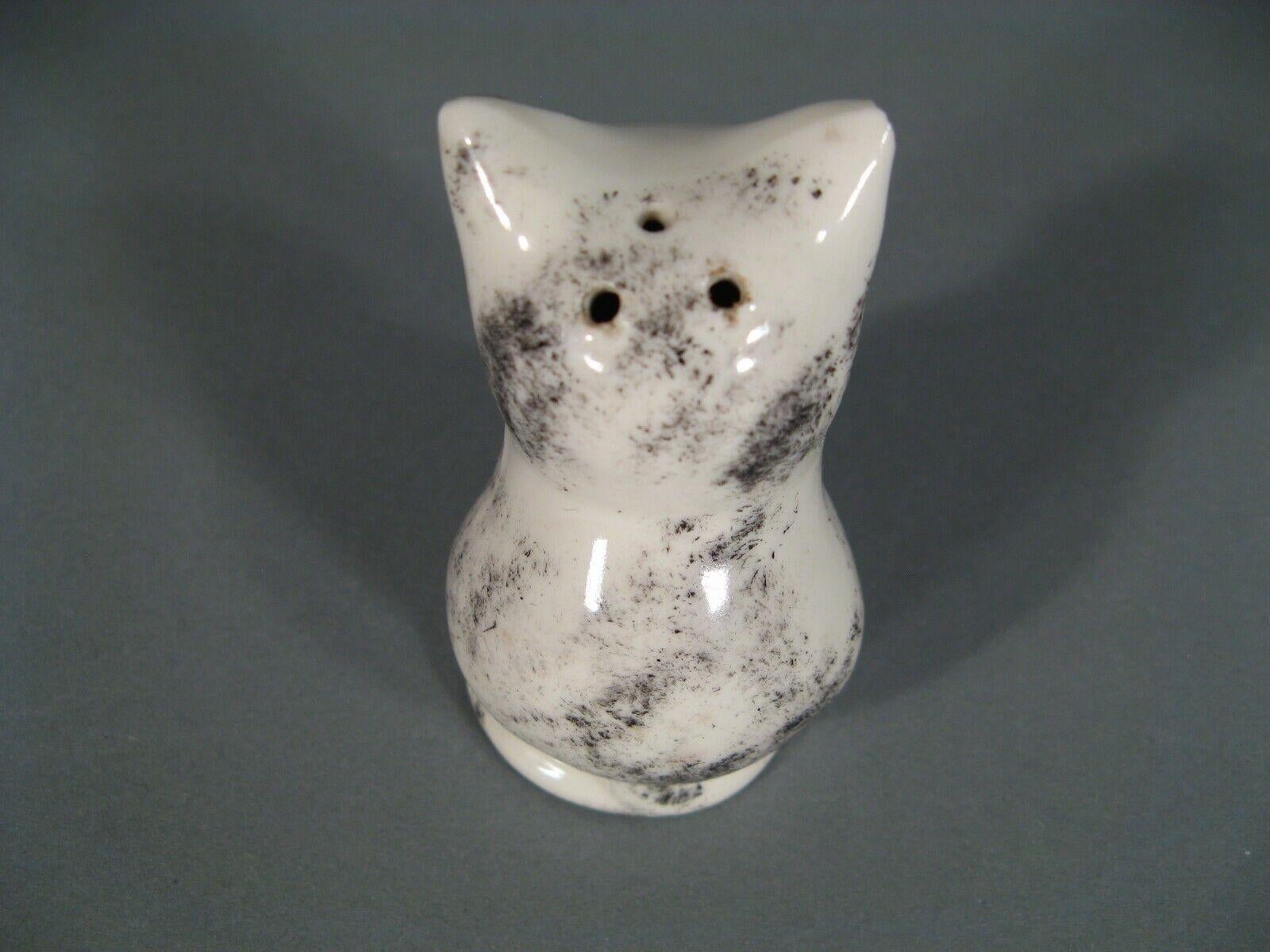 Vintage 1950s Ceramic Sitting Cat Salt Shaker - 1Y122 1