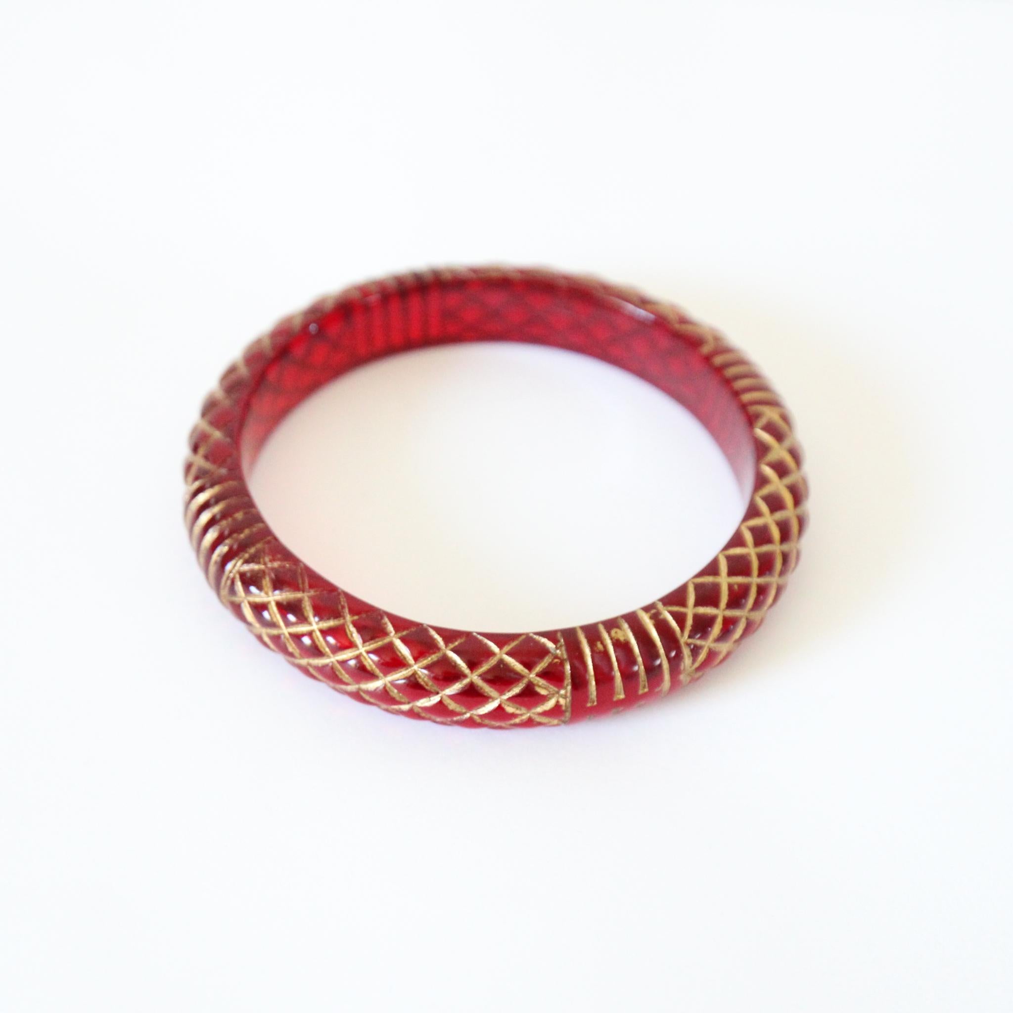 Women's or Men's Vintage 1950's Cherry Lucite Bangles 1950's Carved Lucite Bangles Gold Painted For Sale