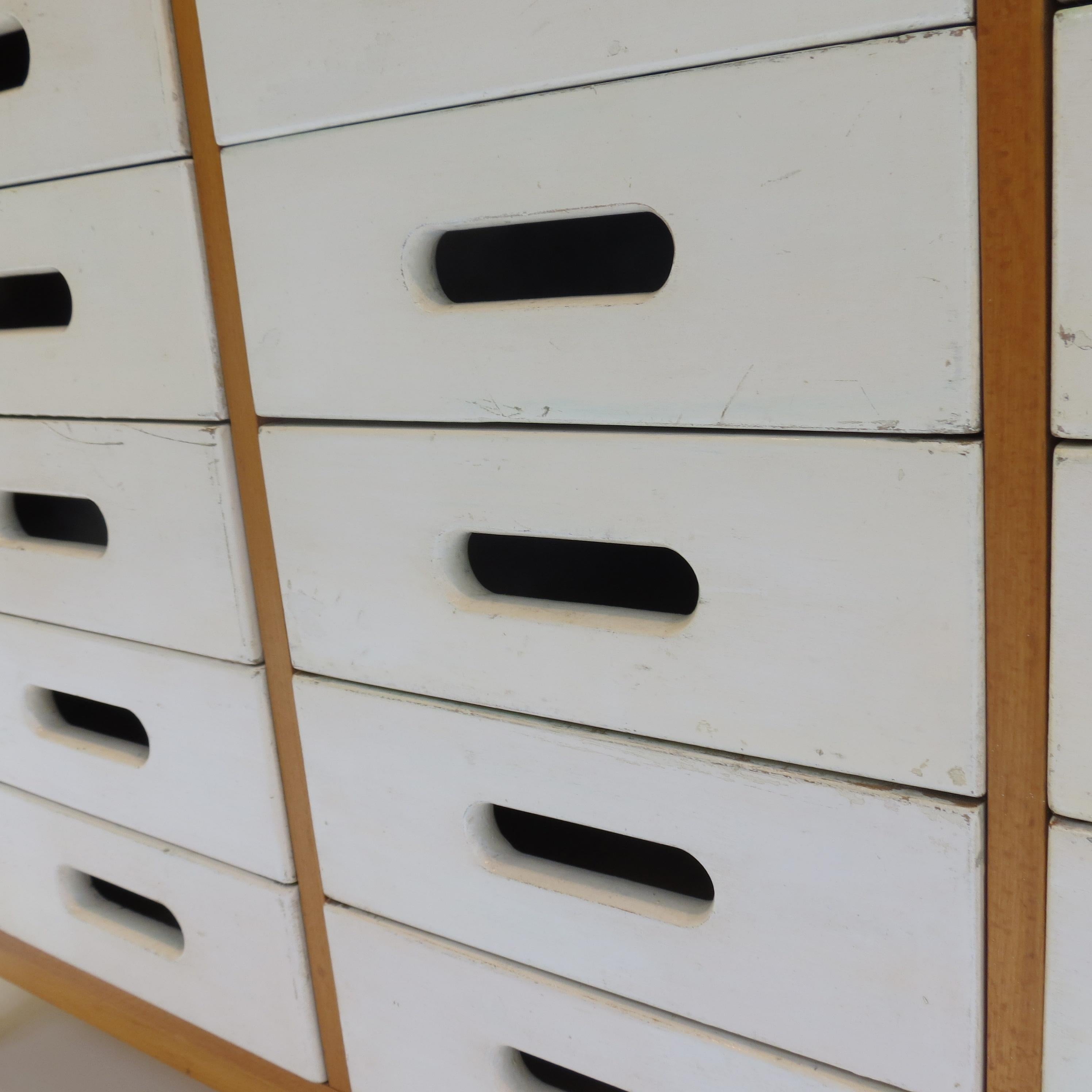 Vintage 1950s Chest of drawers by James Leonard for Esavian ESA 2 (Englisch)