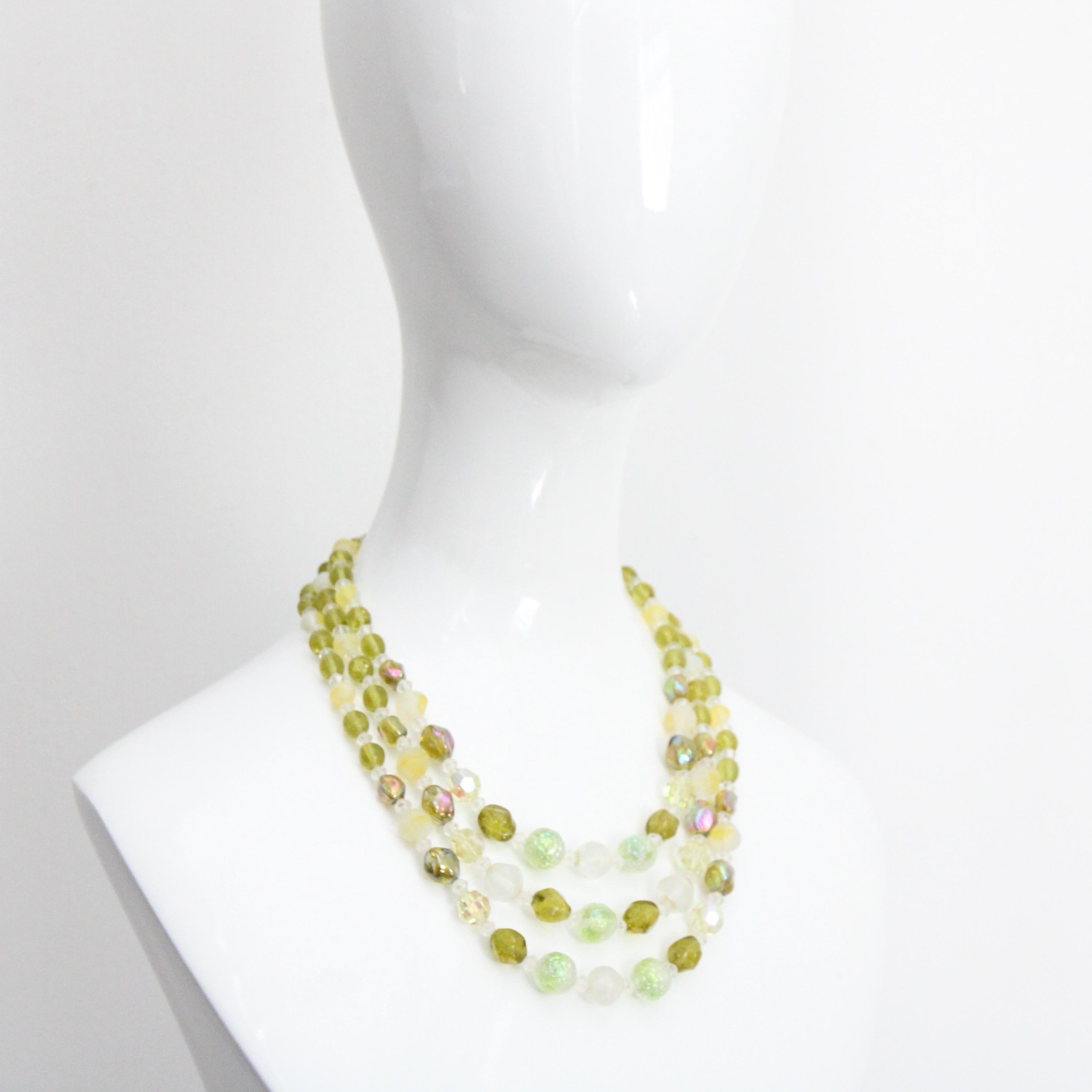 Vintage 1950's Citrus und Chartreuse mehrsträngige Glasperlenkette für Damen oder Herren im Angebot