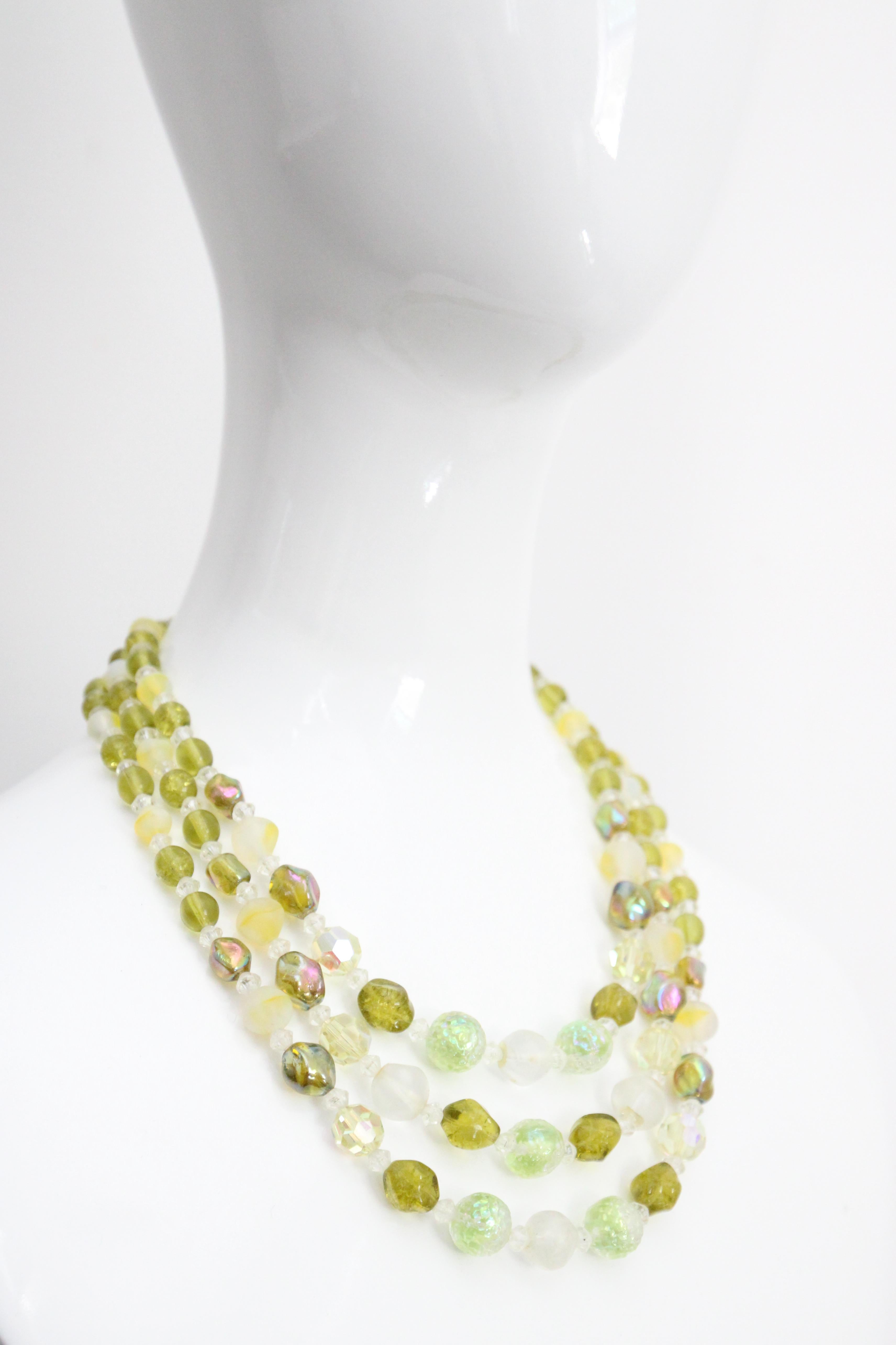Vintage 1950's Citrus und Chartreuse mehrsträngige Glasperlenkette im Angebot 1