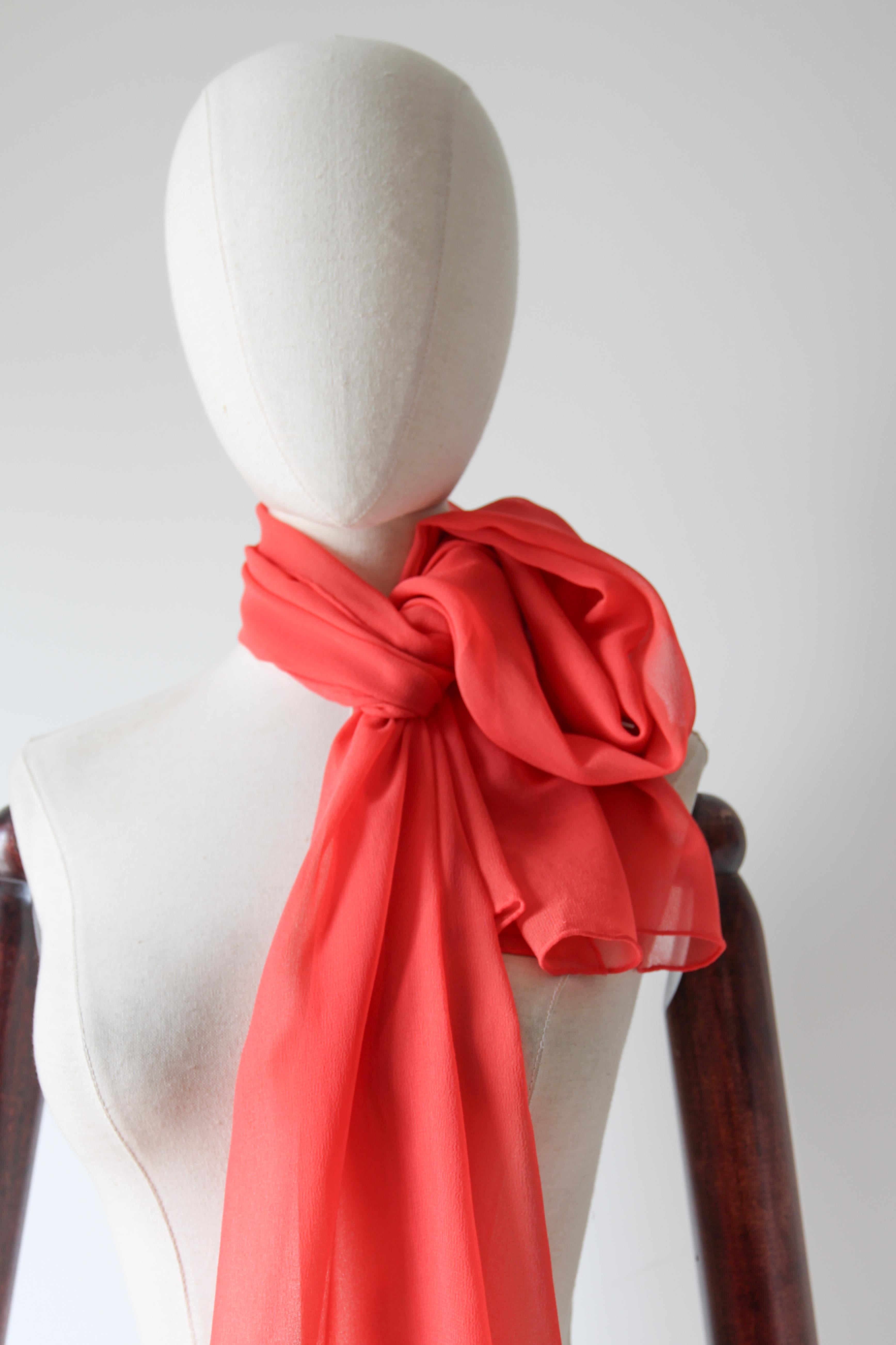 Femenino o masculino Pañuelo de cuello de gasa de seda coral vintage de los años 50 Pañuelo de seda de los años 50 en venta