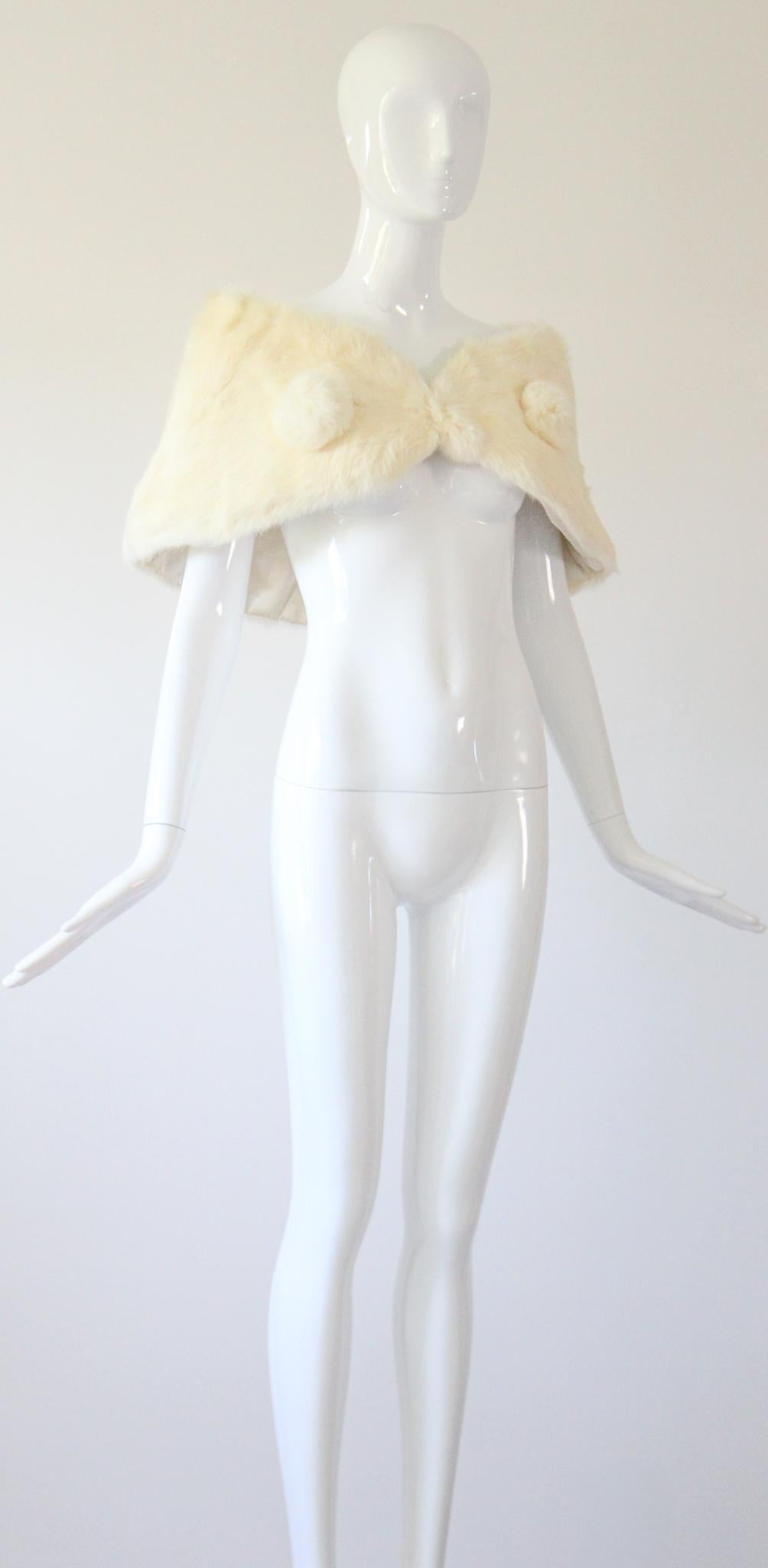 Vintage anni '50 Scialle di pelliccia di Coney Crema Scialle a tracolla Stola di pelliccia di coniglio crema In condizioni buone in vendita a Cheltenham, GB
